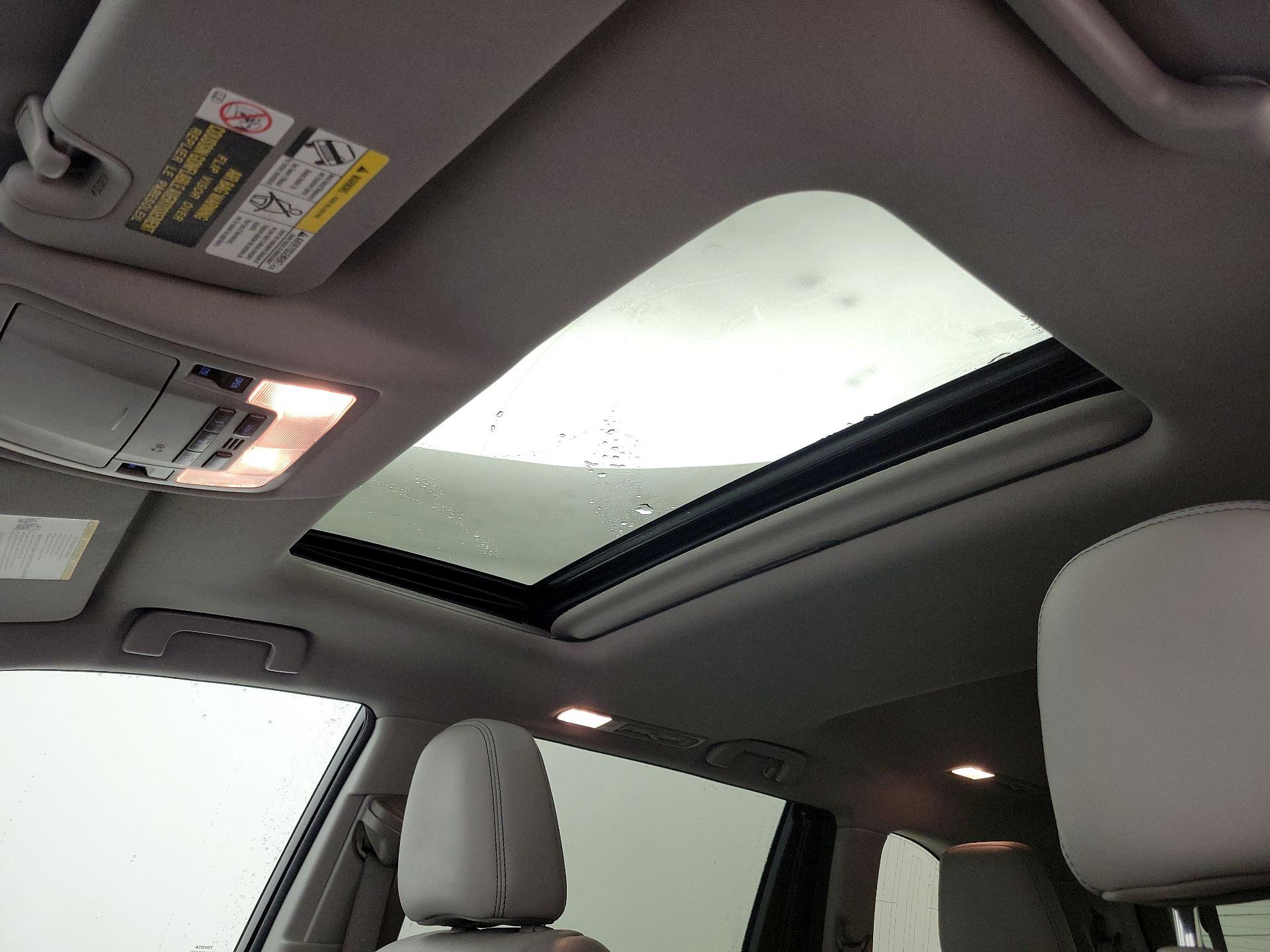 Thumbnail: 2016 Toyota Highlander - 20