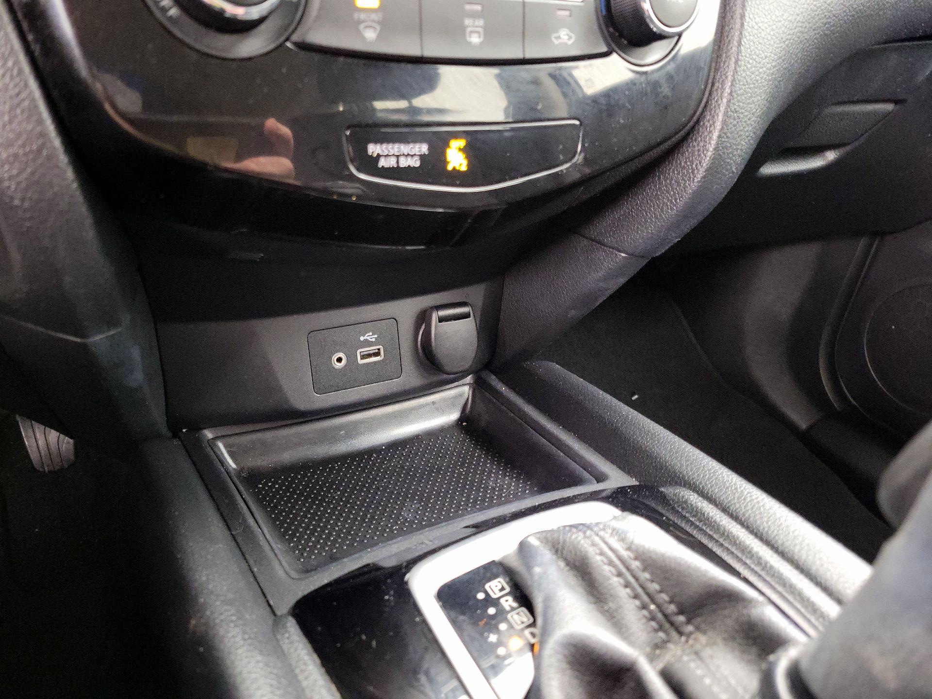 Thumbnail: 2019 Nissan Rogue - 18