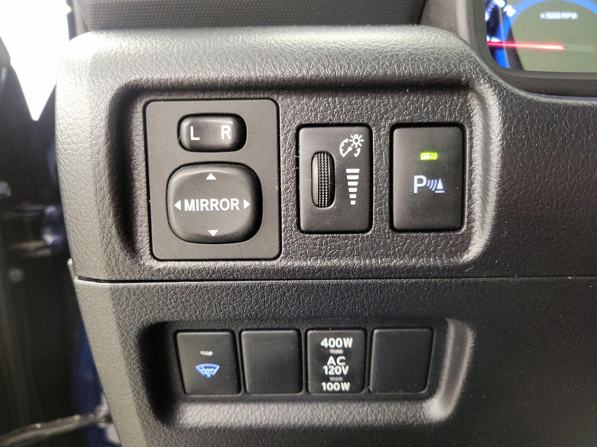 Thumbnail: 2018 Toyota 4Runner - 13