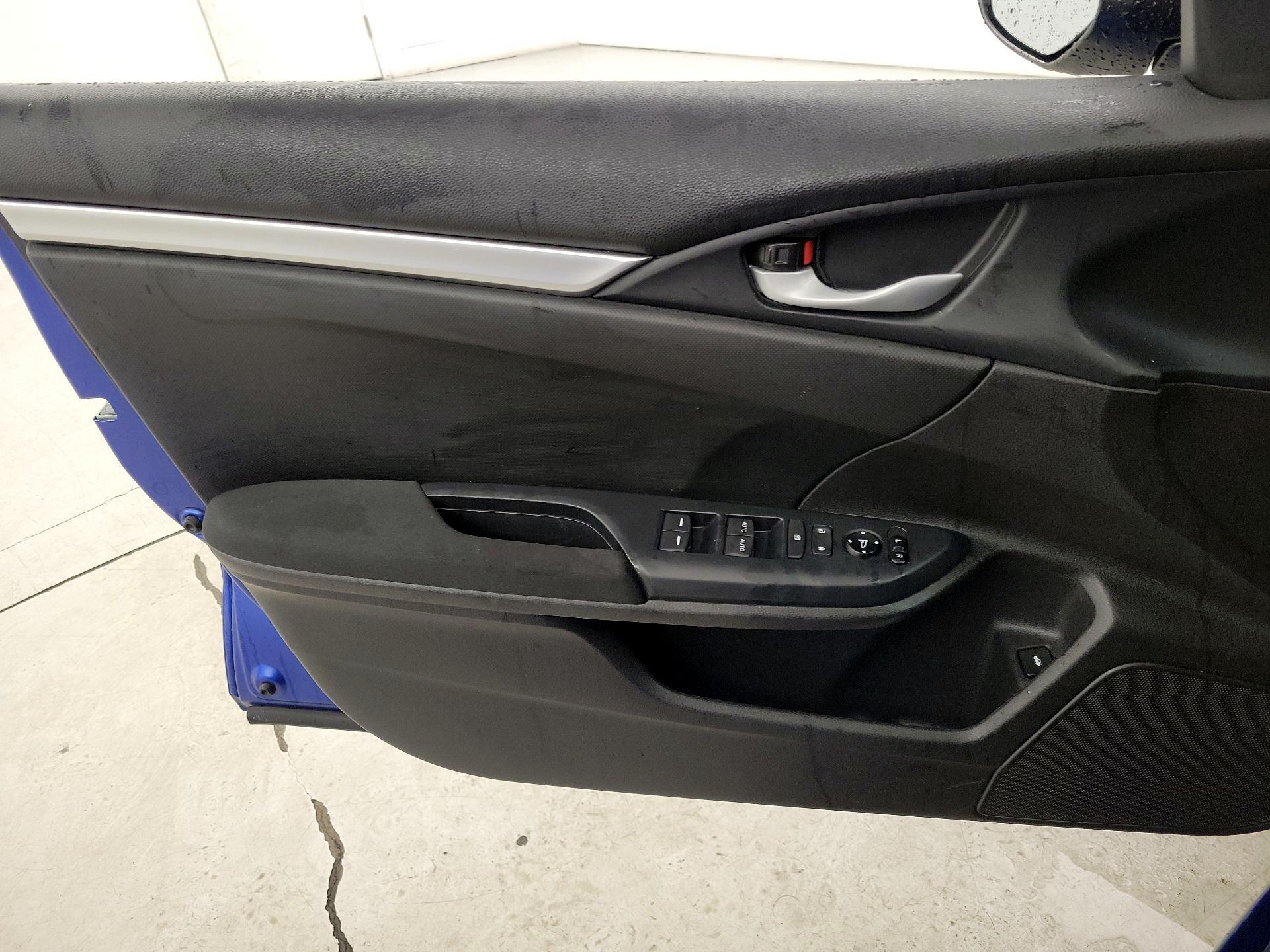 Thumbnail: 2016 Honda Civic - 12