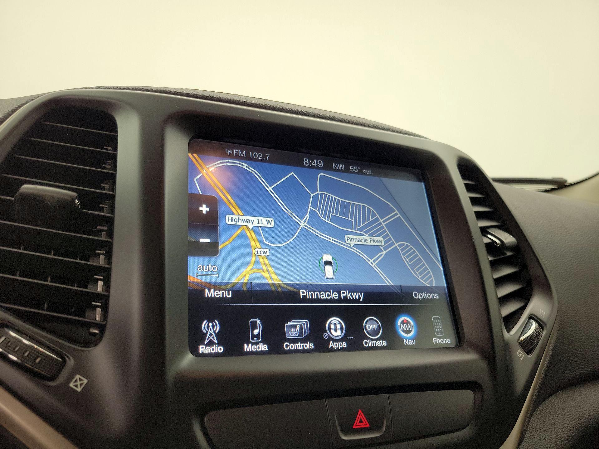 Thumbnail: 2017 Jeep Cherokee - 14