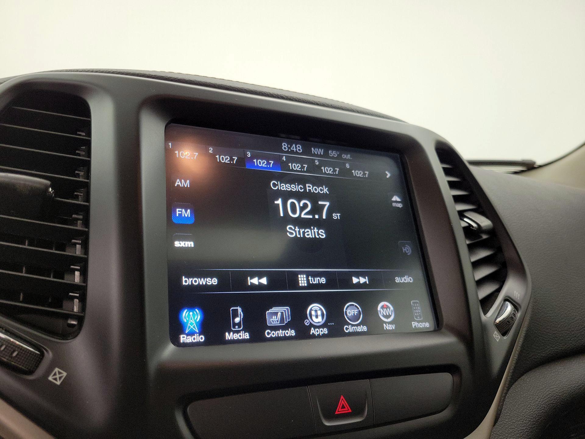 Thumbnail: 2017 Jeep Cherokee - 16