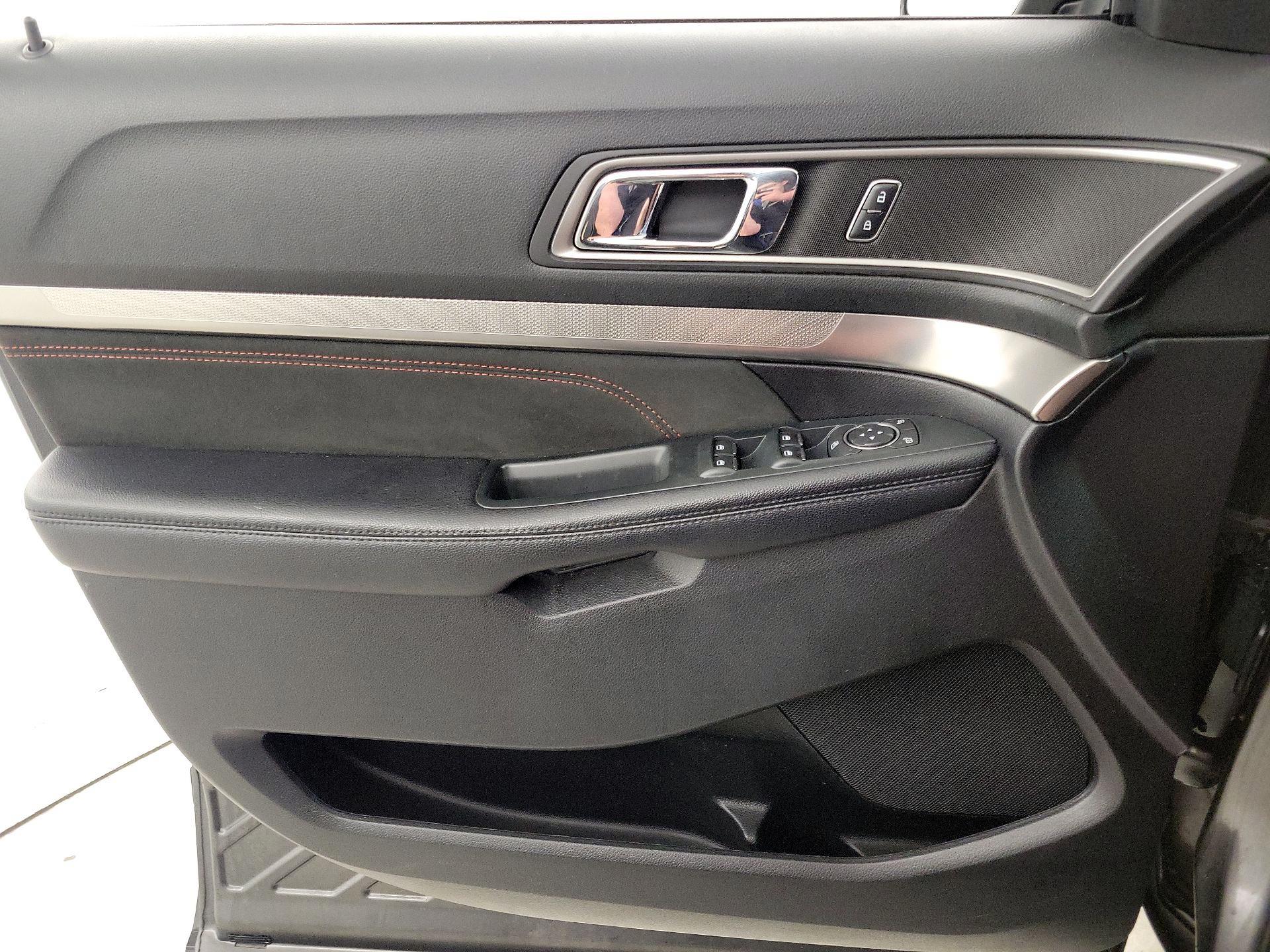 Thumbnail: 2018 Ford Explorer - 12