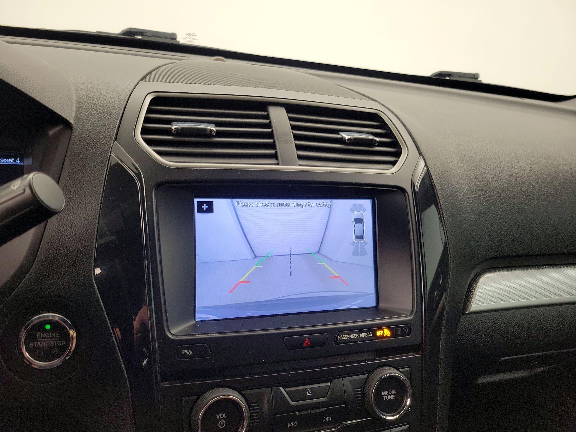 Thumbnail: 2018 Ford Explorer - 15