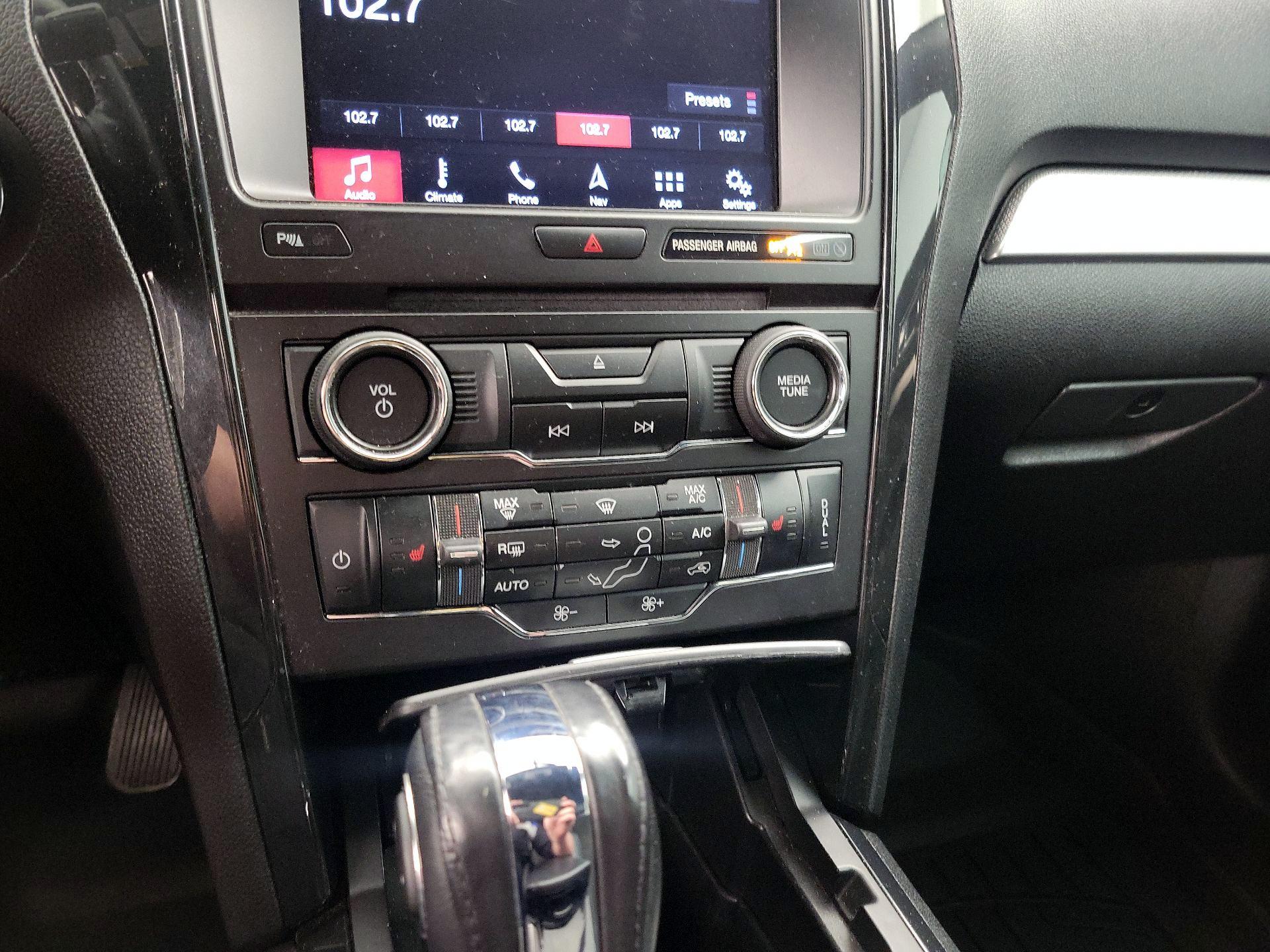 Thumbnail: 2018 Ford Explorer - 17