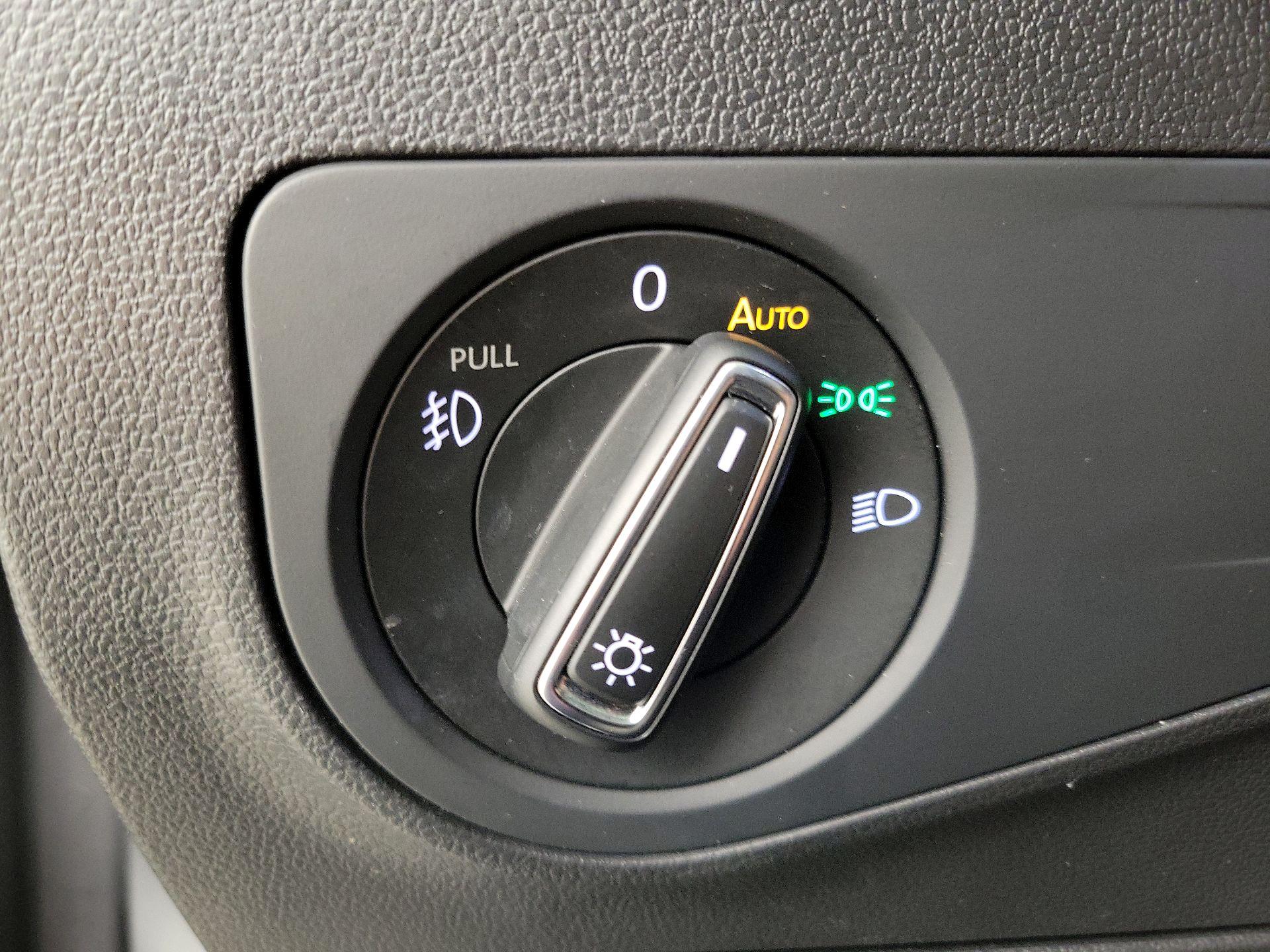 Thumbnail: 2021 Volkswagen Tiguan - 13