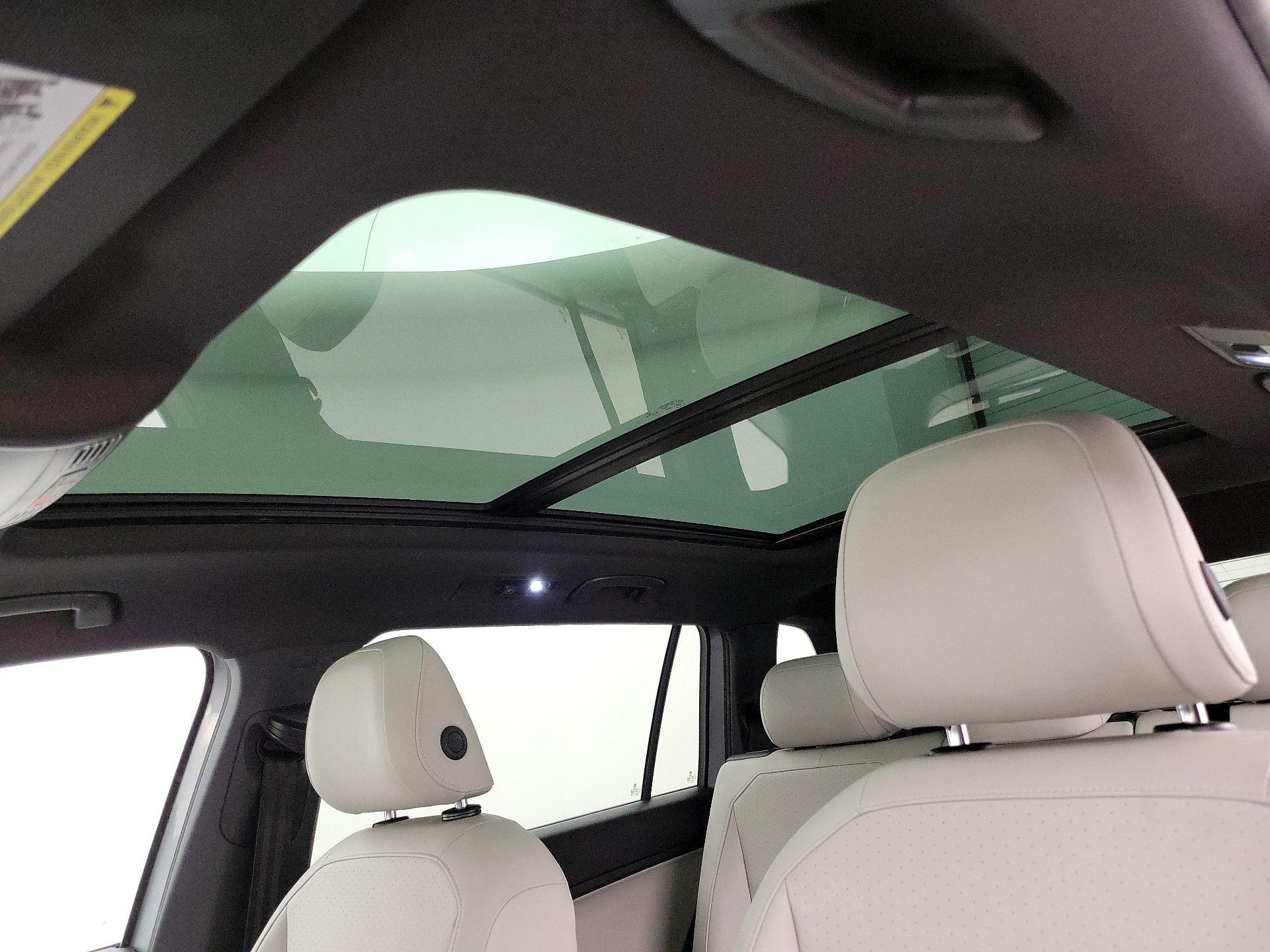 Thumbnail: 2021 Volkswagen Tiguan - 19