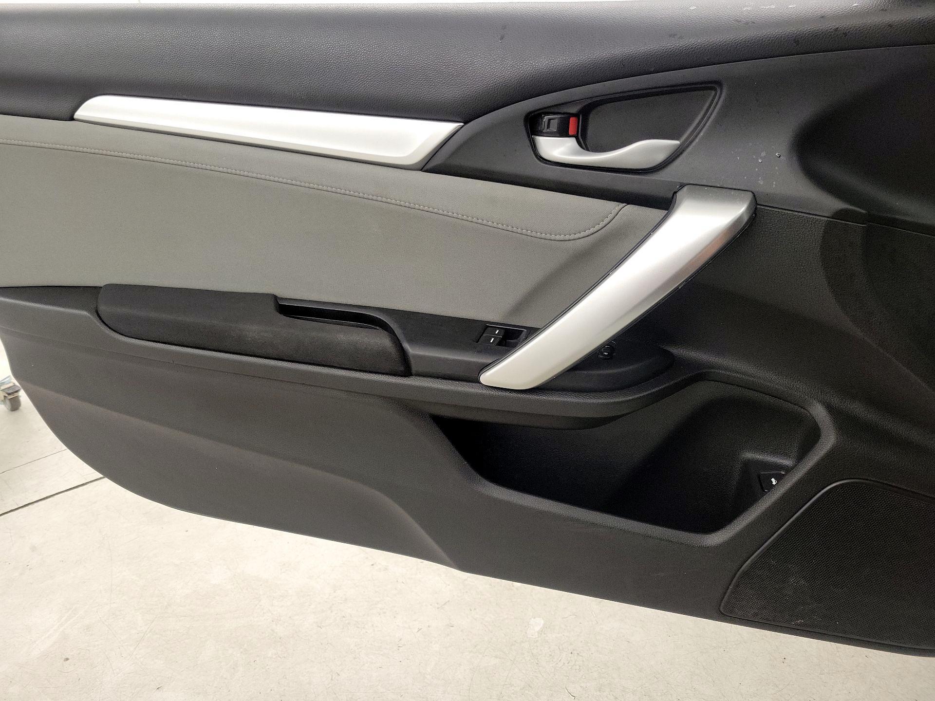 Thumbnail: 2016 Honda Civic - 12