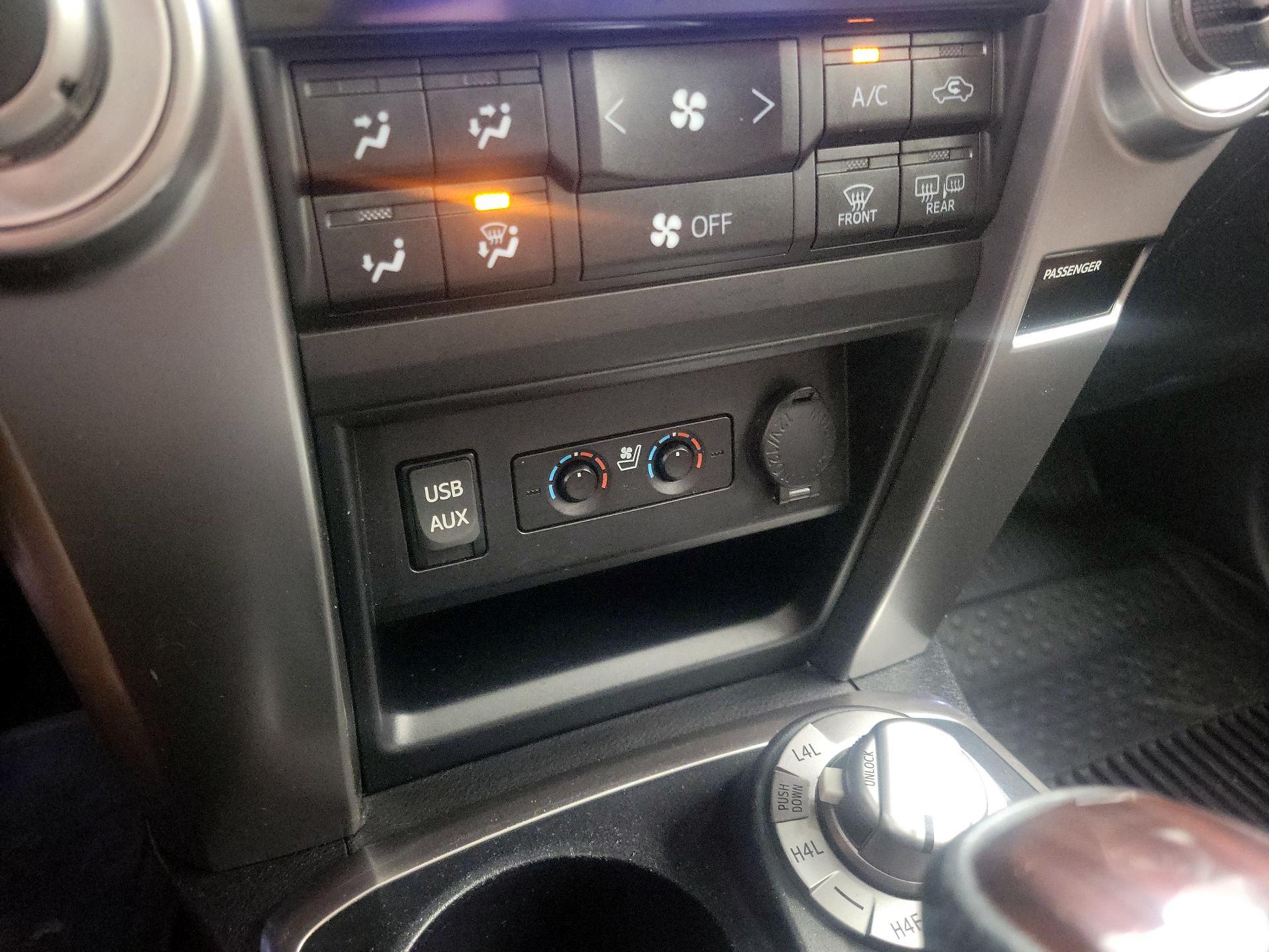 Thumbnail: 2019 Toyota 4Runner - 18