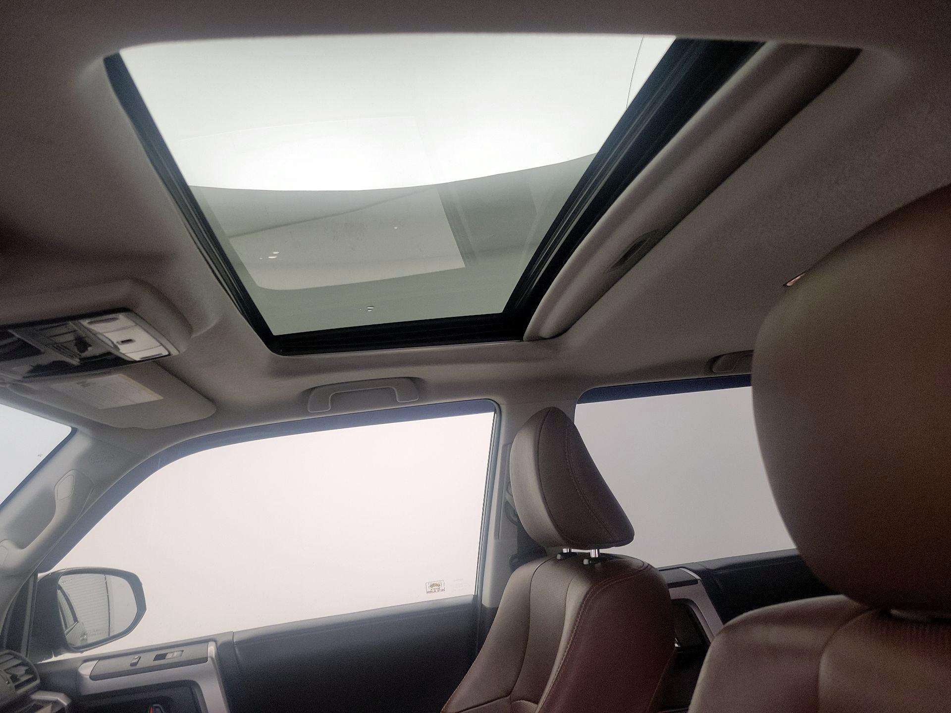 Thumbnail: 2019 Toyota 4Runner - 19