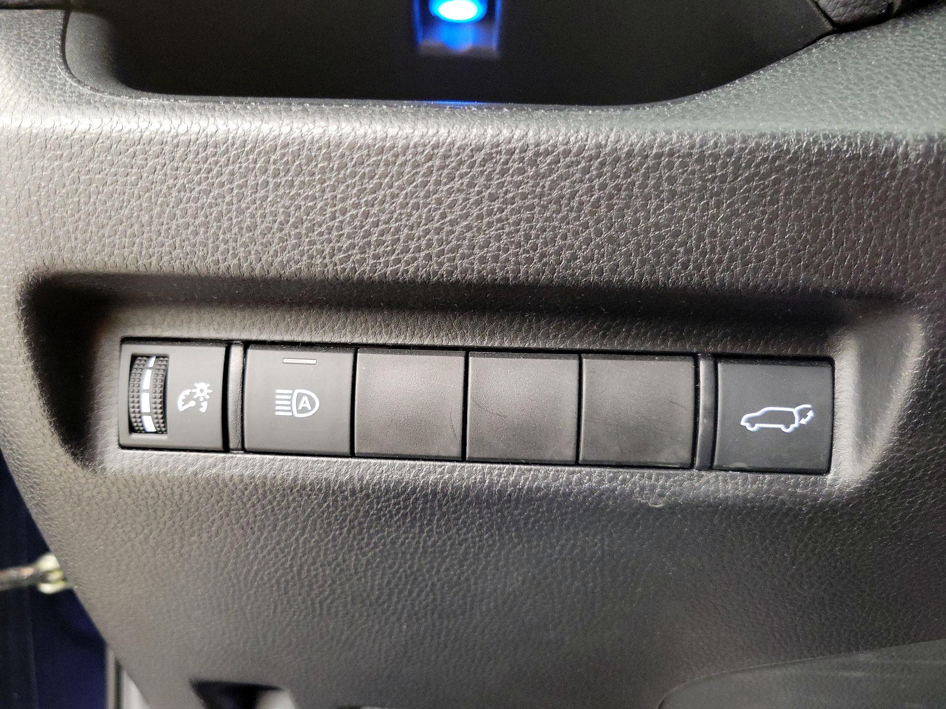 Thumbnail: 2021 Toyota RAV4 - 13