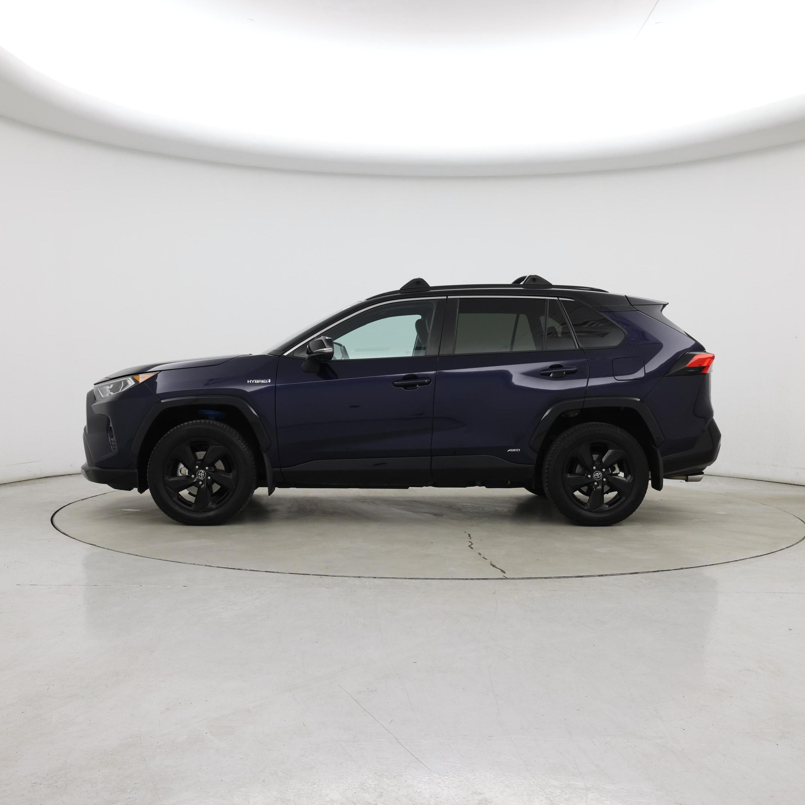 Thumbnail: 2021 Toyota RAV4 - 3