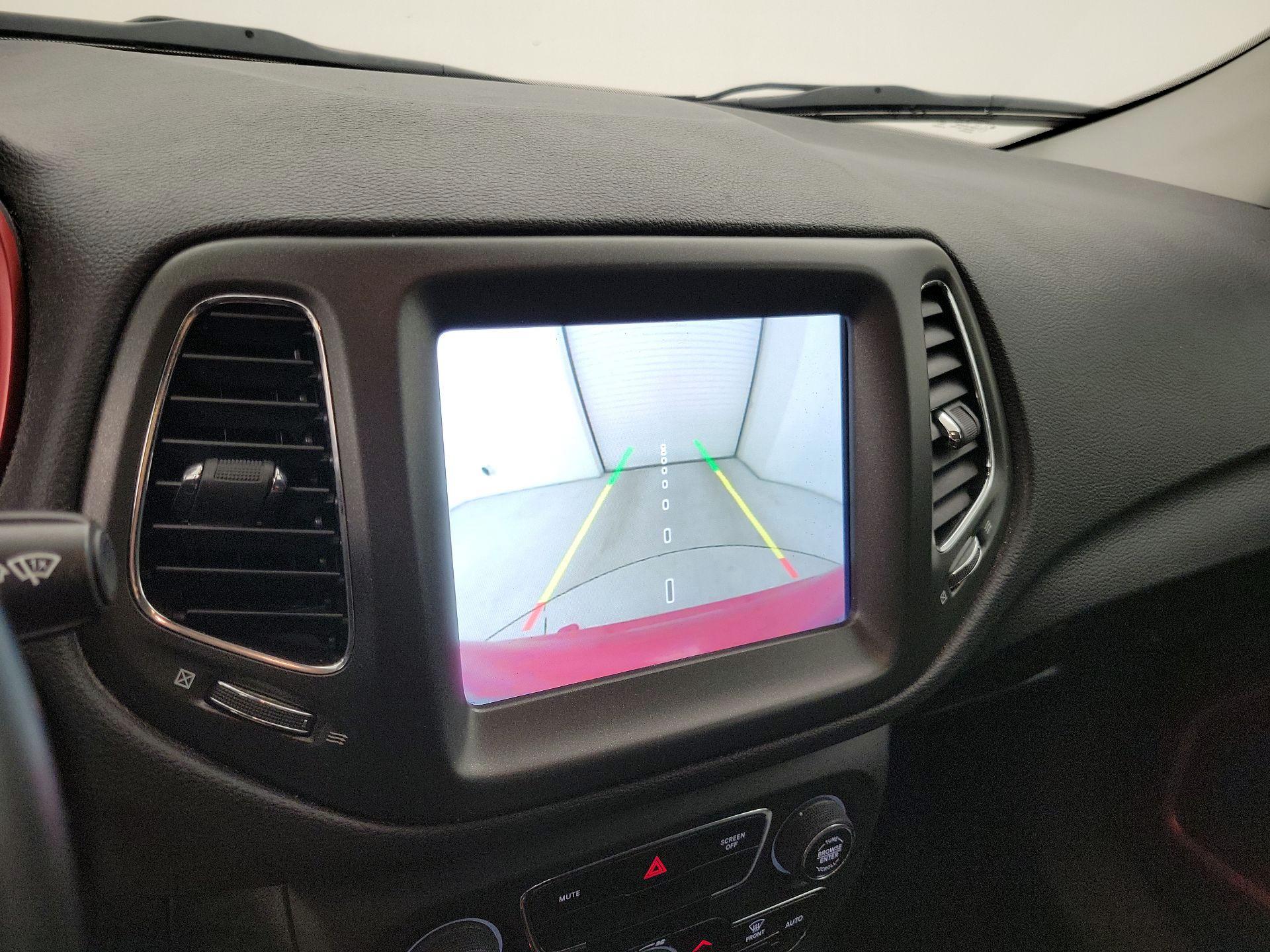 Thumbnail: 2020 Jeep Compass - 14