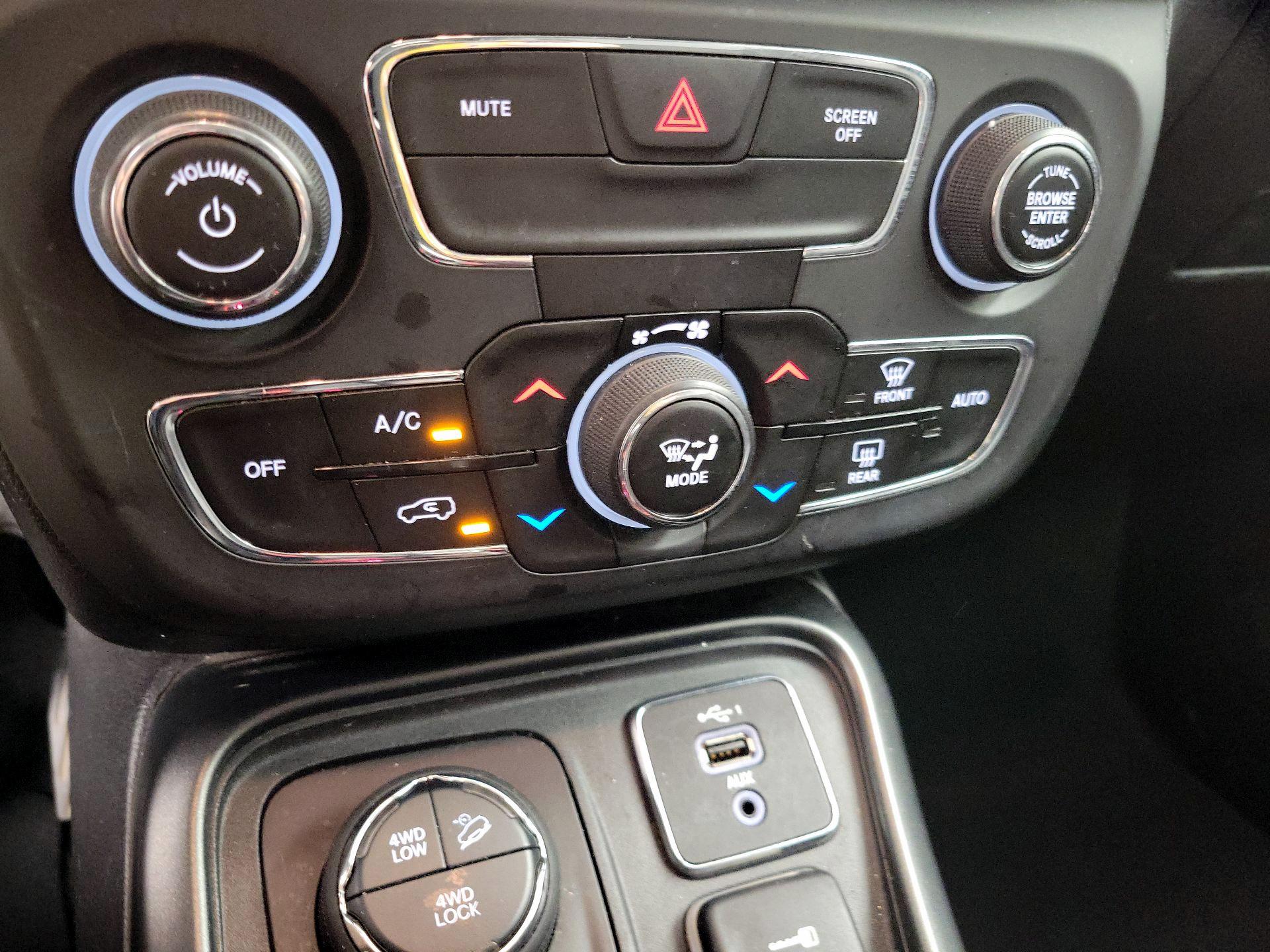 Thumbnail: 2020 Jeep Compass - 16