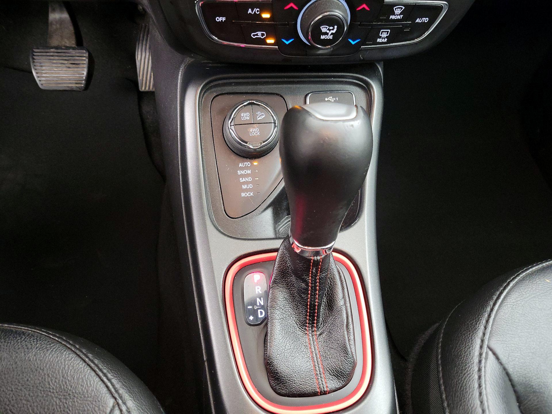 Thumbnail: 2020 Jeep Compass - 17