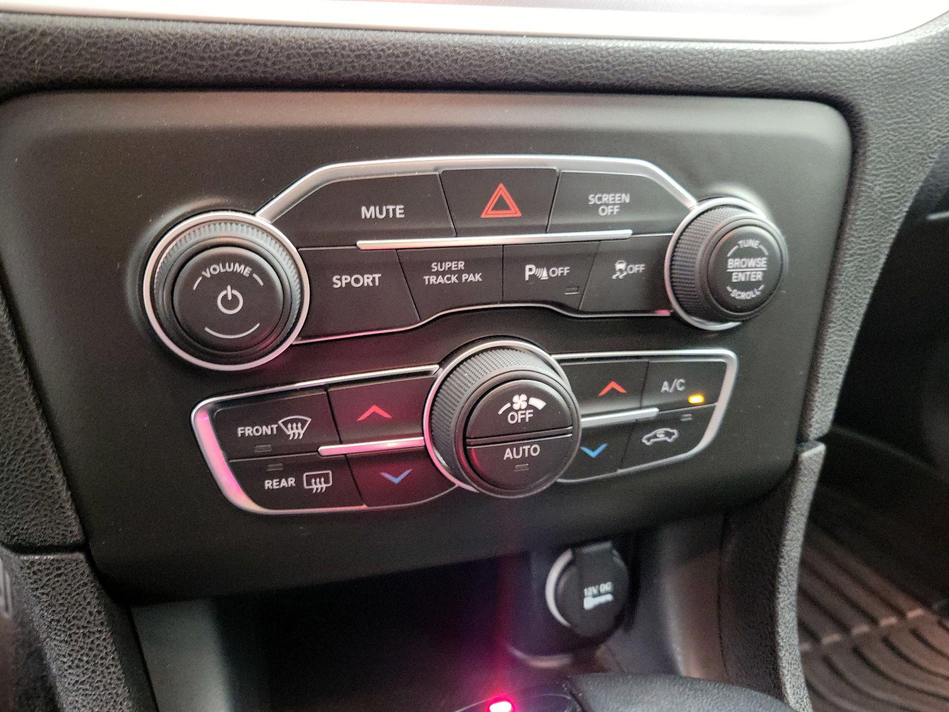 Thumbnail: 2022 Dodge Charger - 16