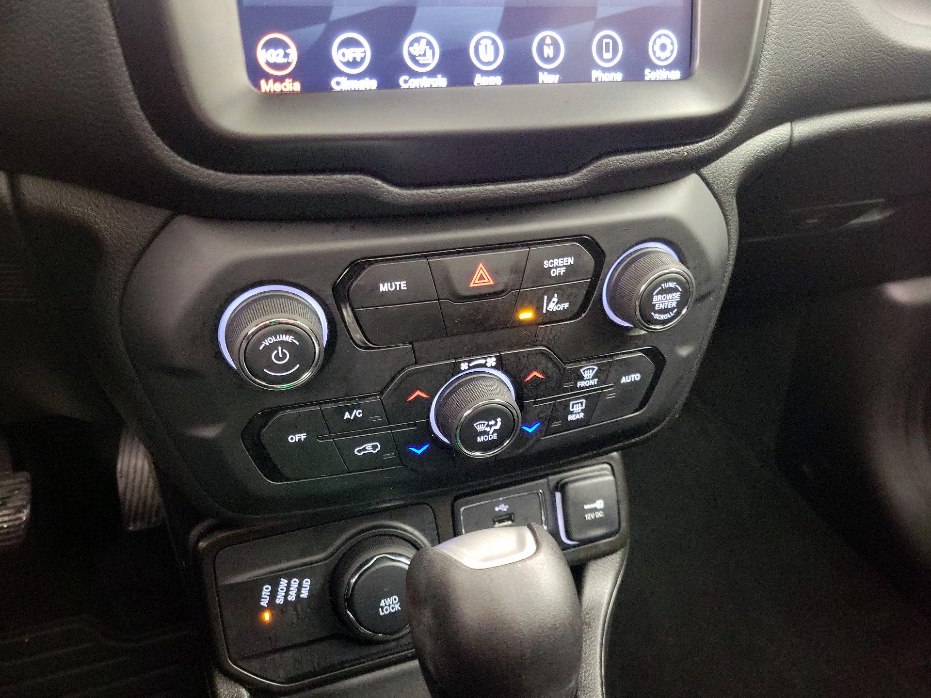 Thumbnail: 2022 Jeep Renegade - 17