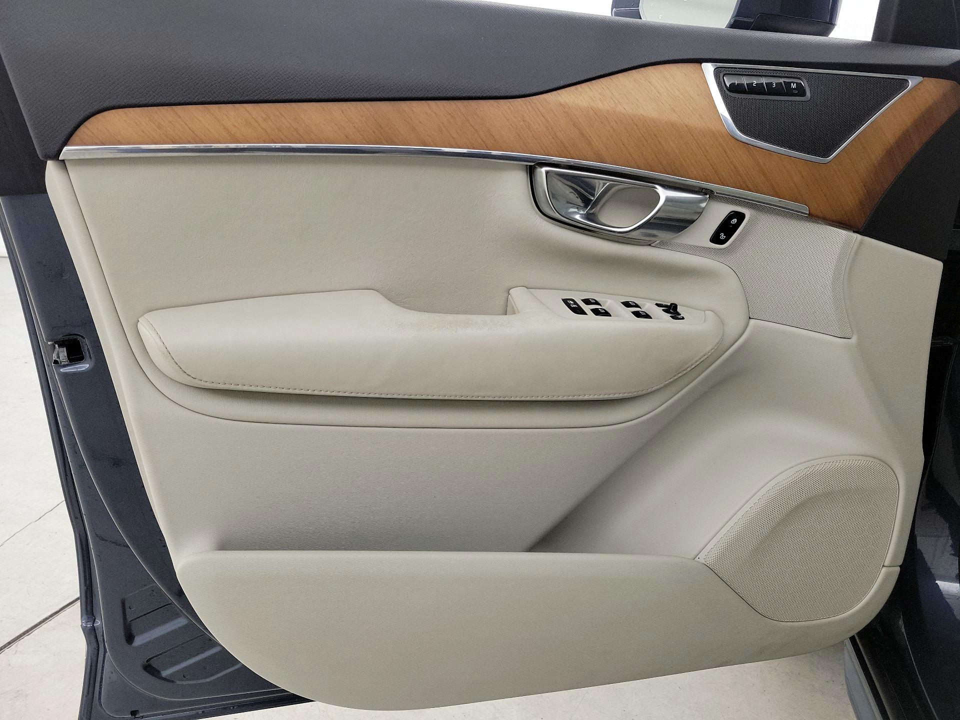 Thumbnail: 2018 Volvo XC90 - 12