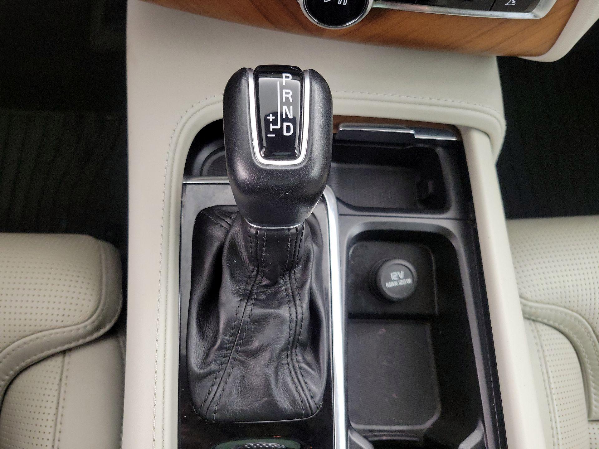 Thumbnail: 2018 Volvo XC90 - 17