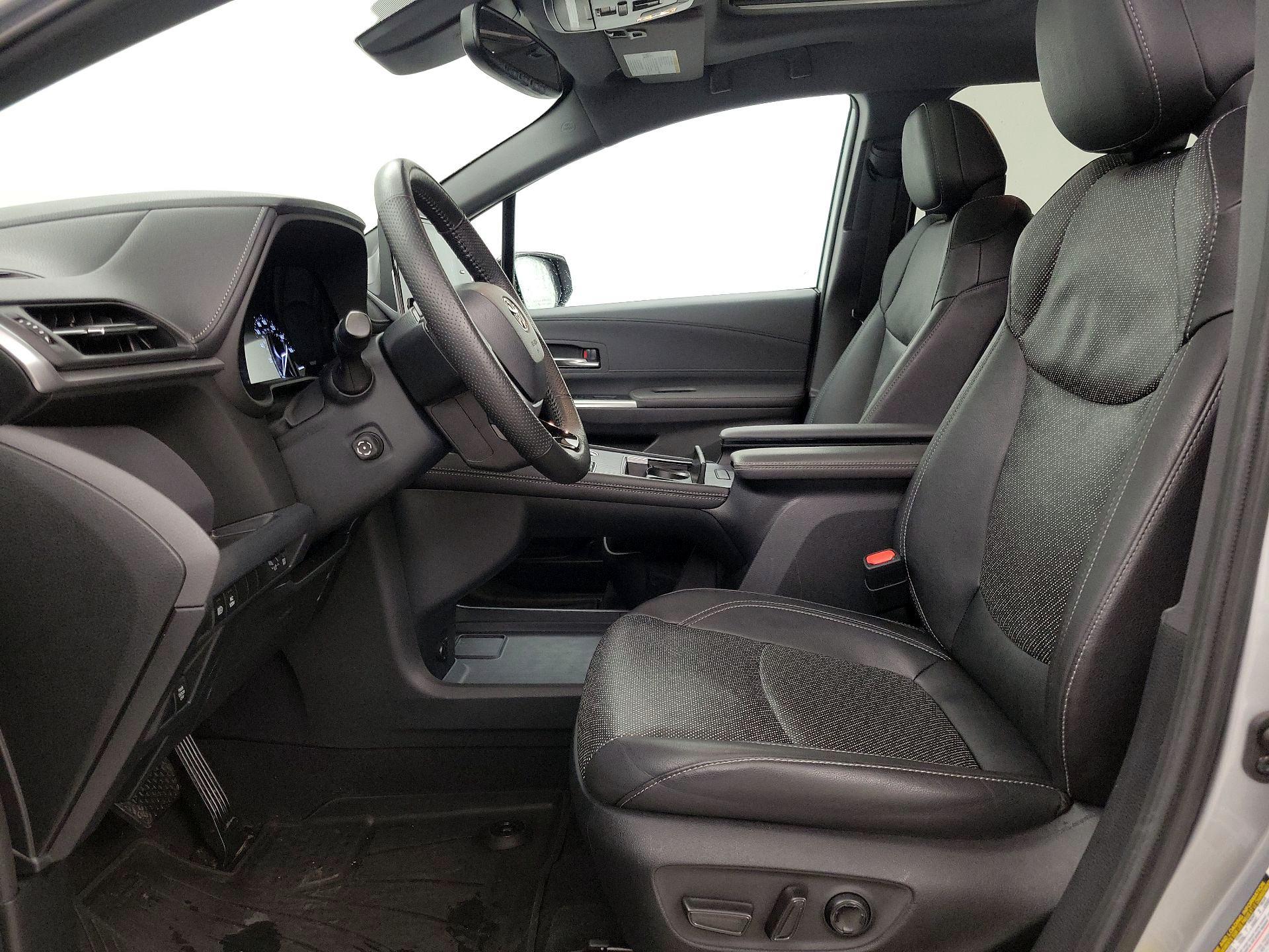 Thumbnail: 2023 Toyota Sienna - 11