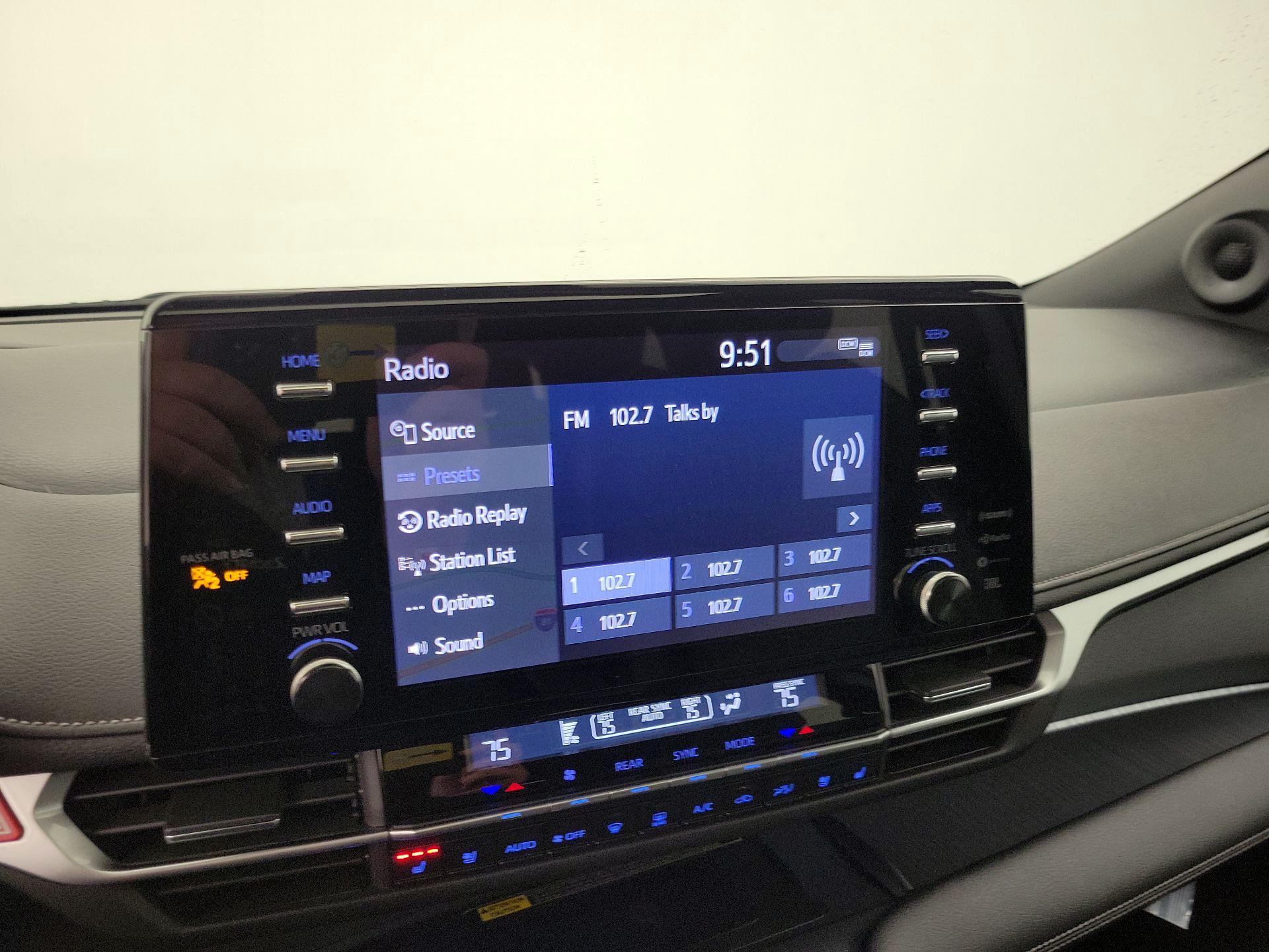 Thumbnail: 2023 Toyota Sienna - 16