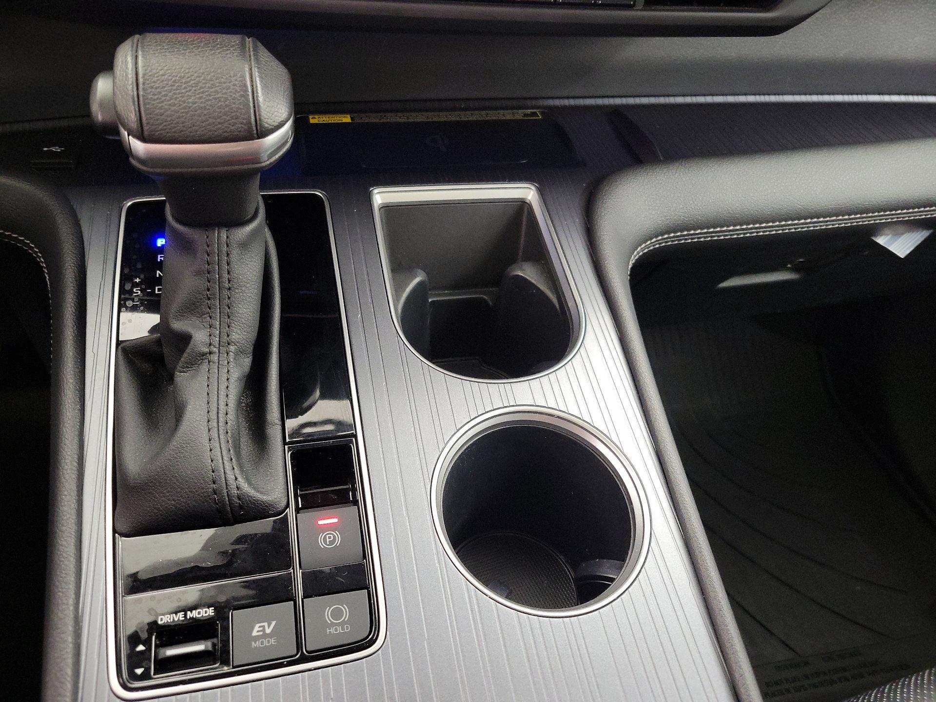 Thumbnail: 2023 Toyota Sienna - 18