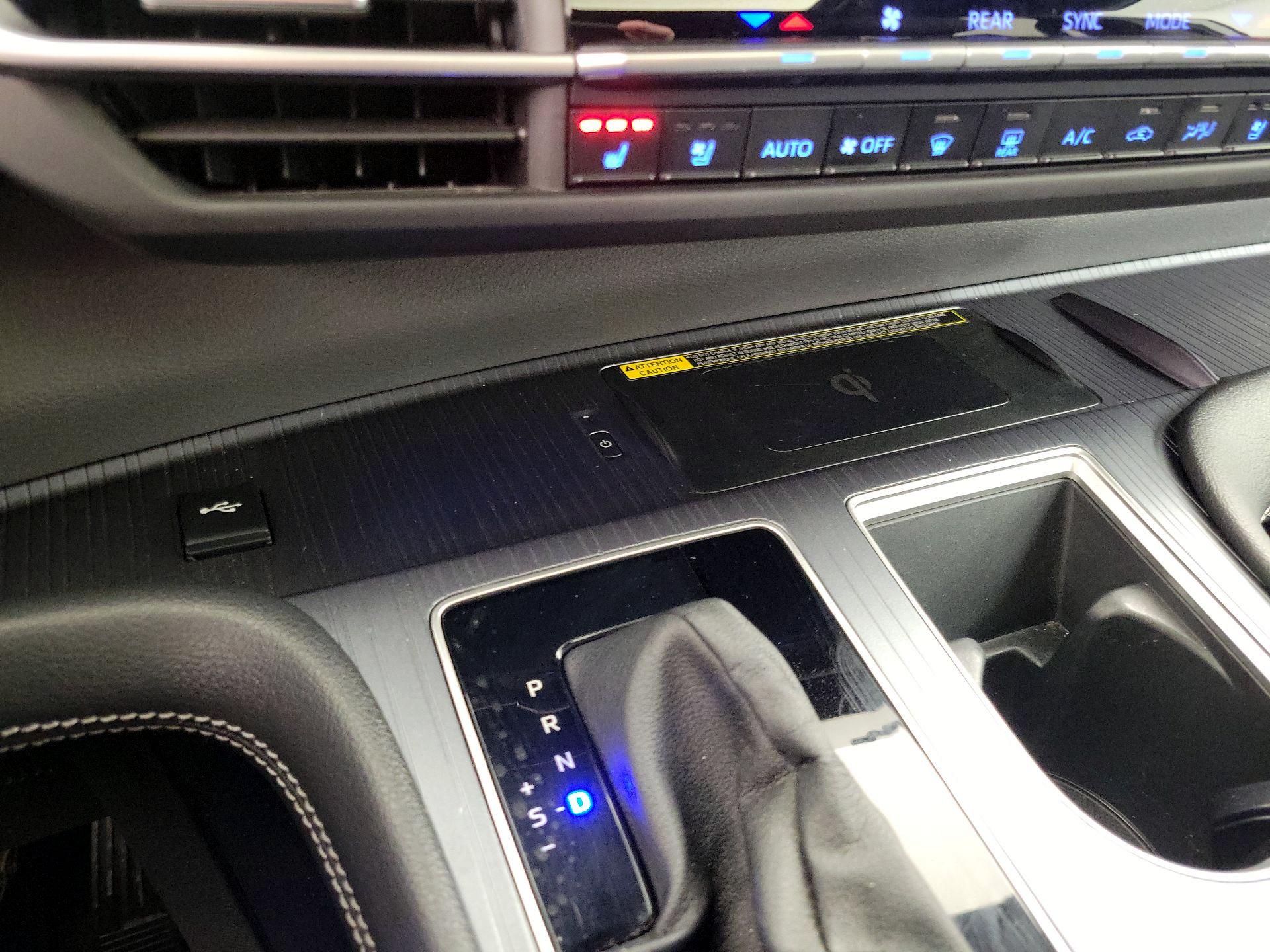 Thumbnail: 2023 Toyota Sienna - 19