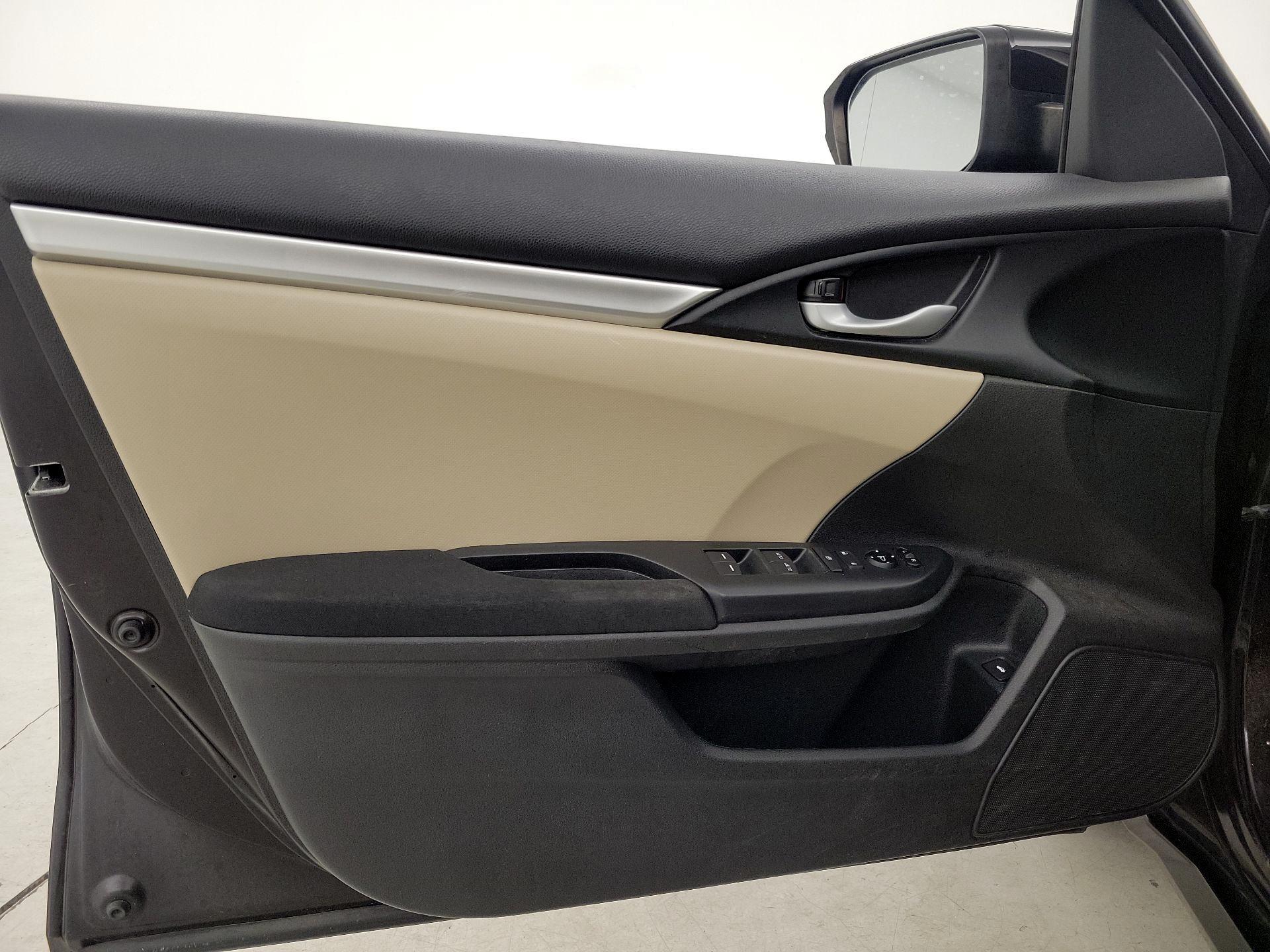 Thumbnail: 2016 Honda Civic - 12