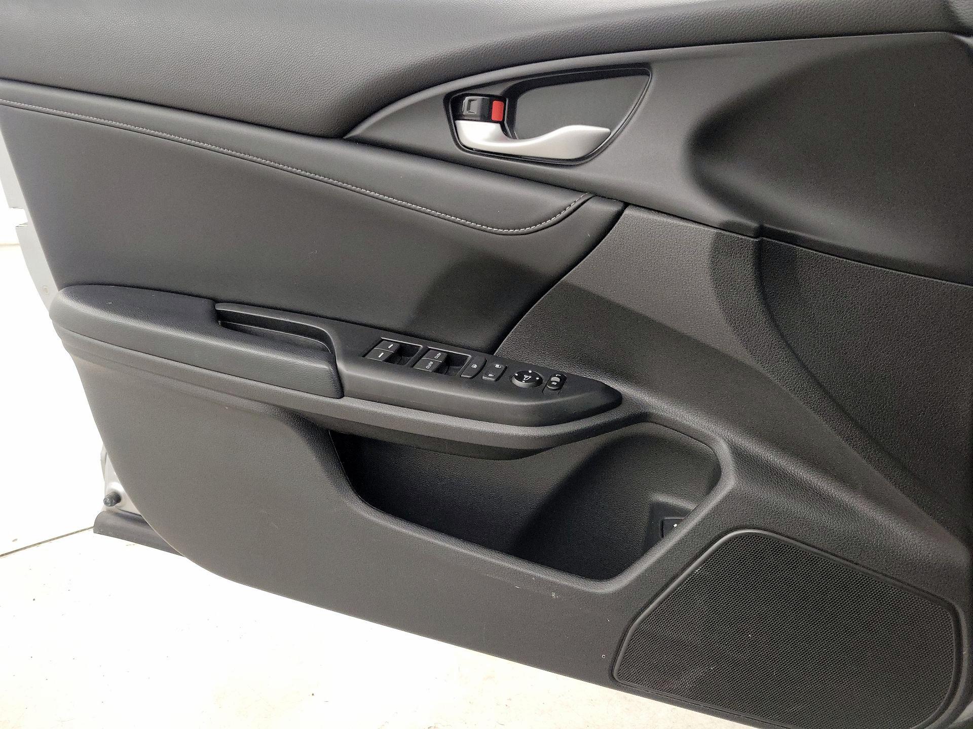 Thumbnail: 2019 Honda Insight - 12