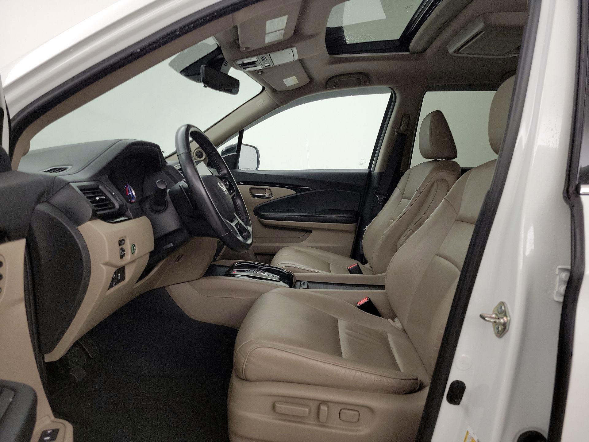 Thumbnail: 2020 Honda Pilot - 11