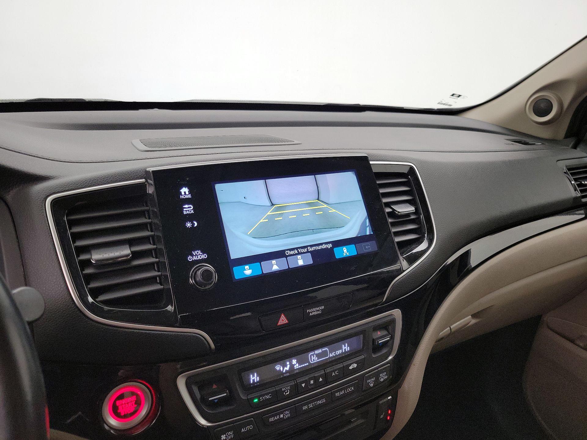 Thumbnail: 2020 Honda Pilot - 15