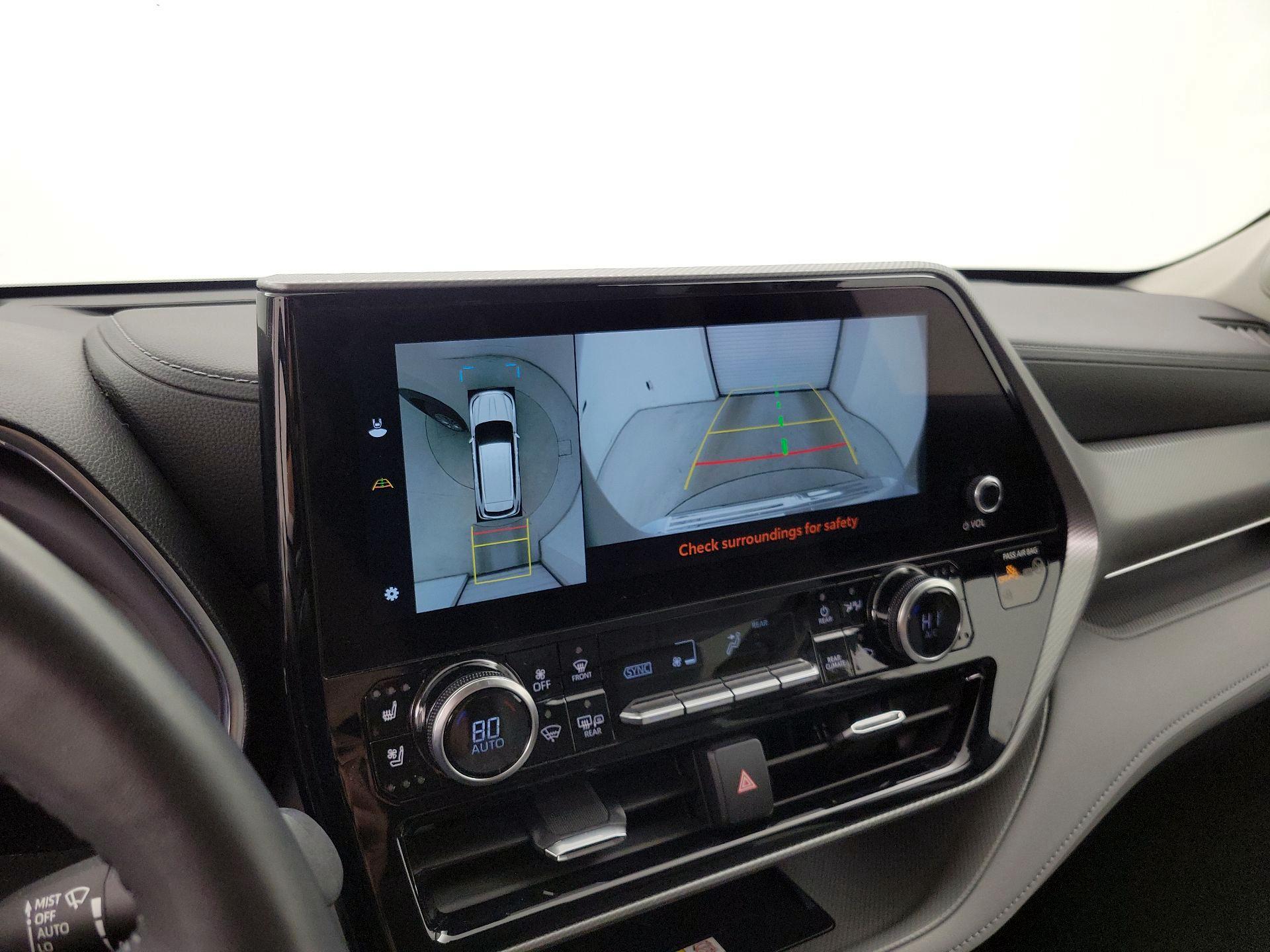 Thumbnail: 2023 Toyota Highlander - 14