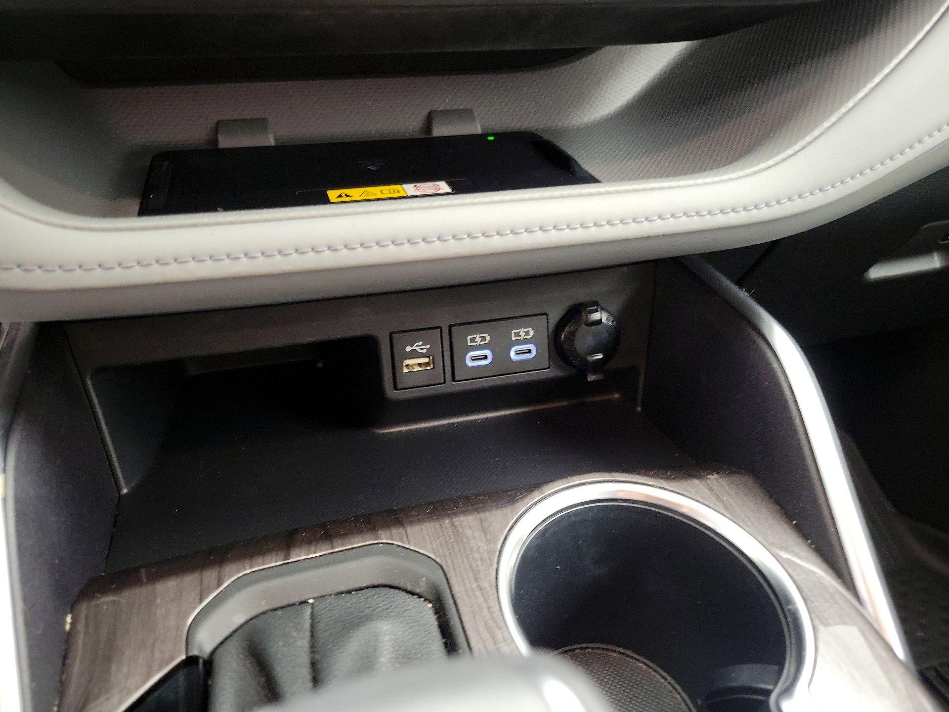 Thumbnail: 2023 Toyota Highlander - 18