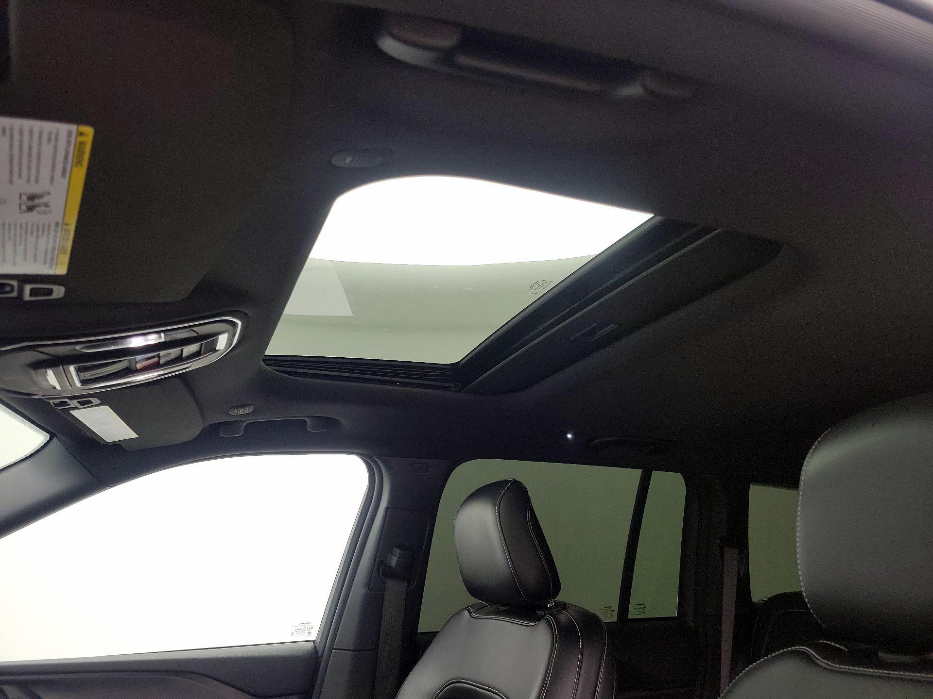 Thumbnail: 2024 Jeep Grand Cherokee - 19