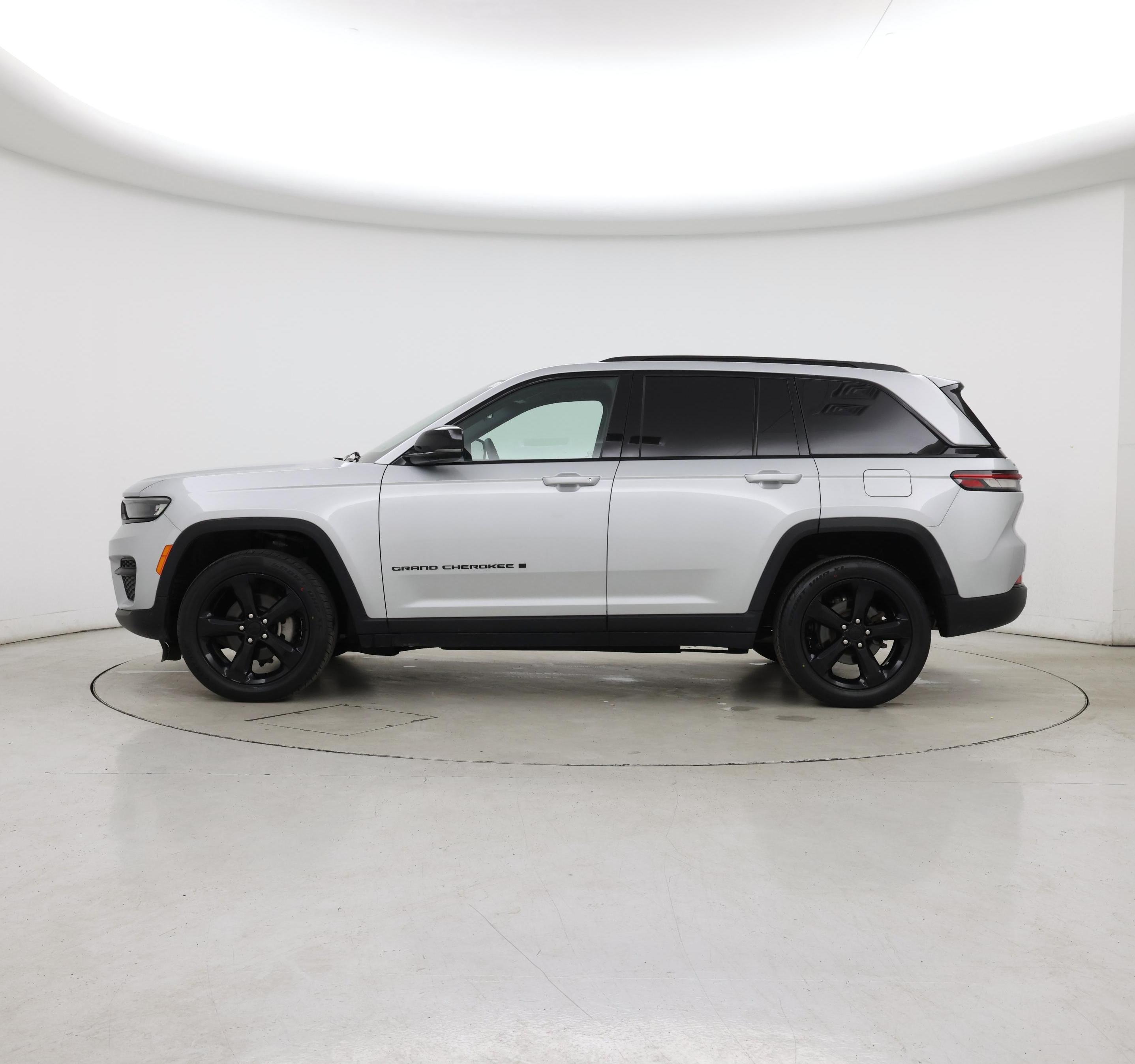 Thumbnail: 2024 Jeep Grand Cherokee - 3