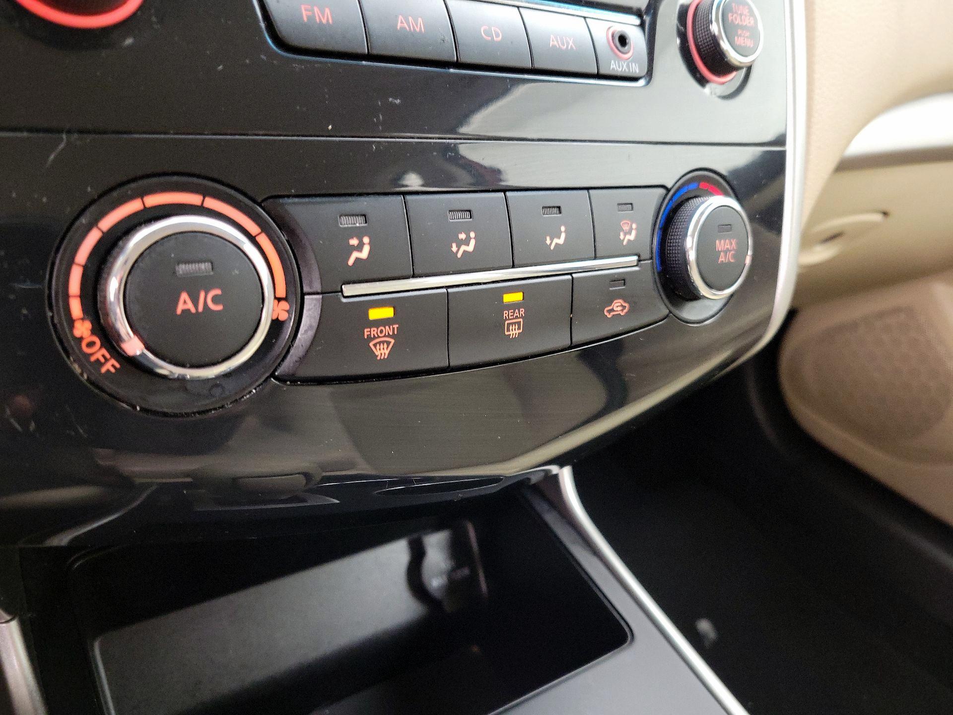 Thumbnail: 2015 Nissan Altima - 15