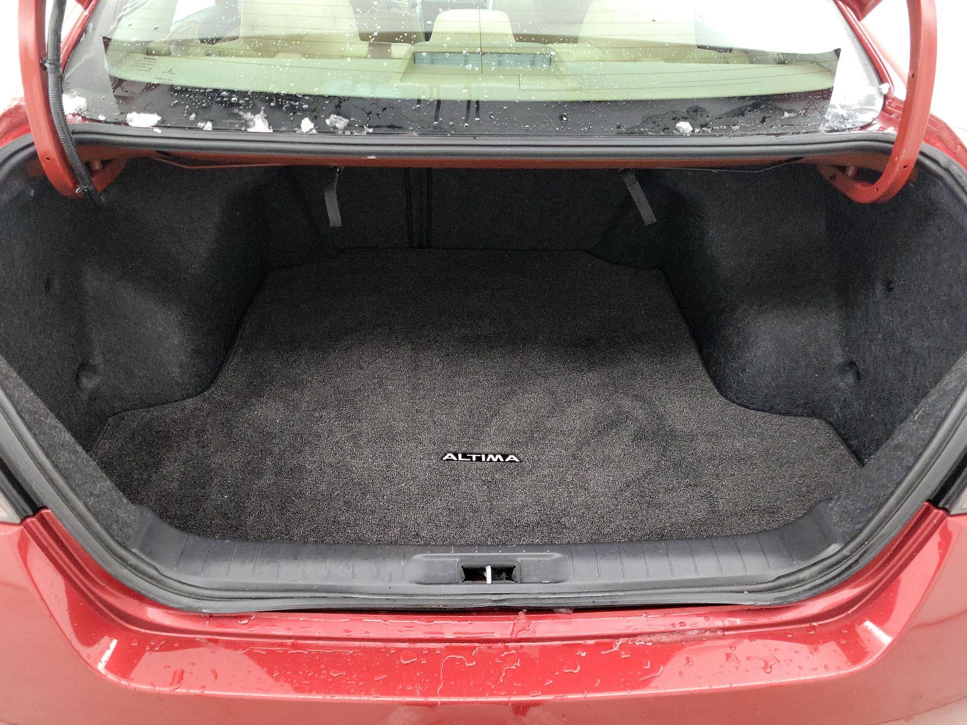 Thumbnail: 2015 Nissan Altima - 19