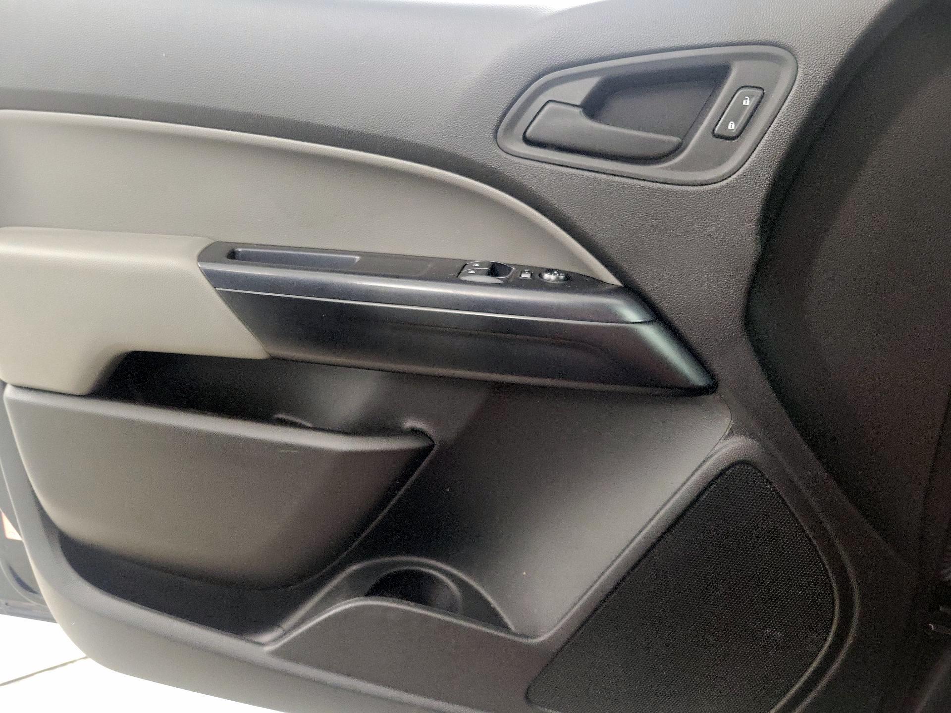 Thumbnail: 2021 Chevrolet Colorado - 12