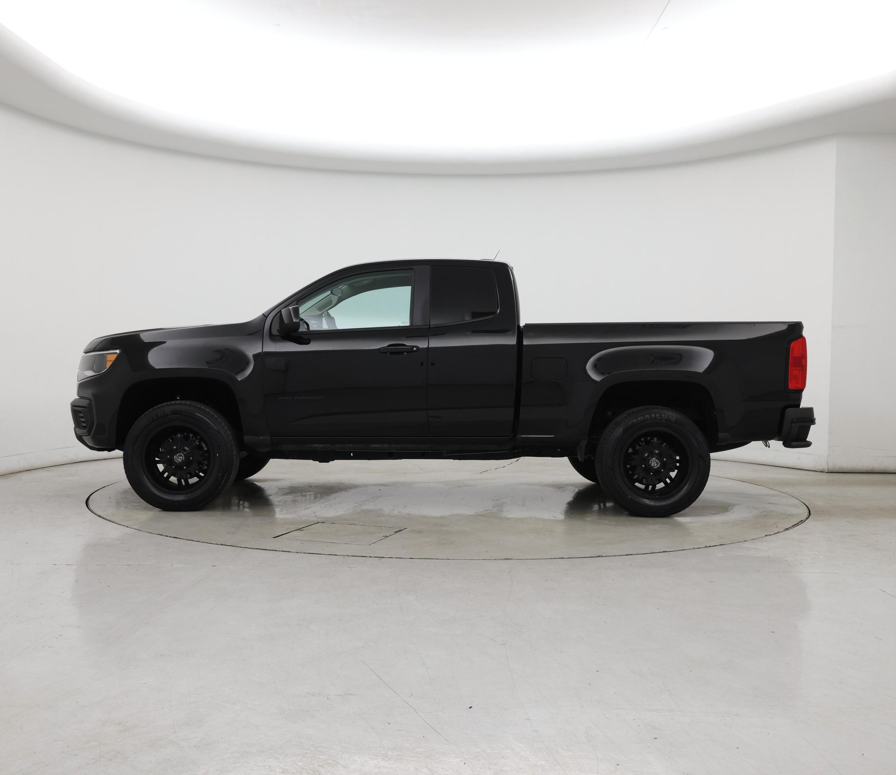 Thumbnail: 2021 Chevrolet Colorado - 3