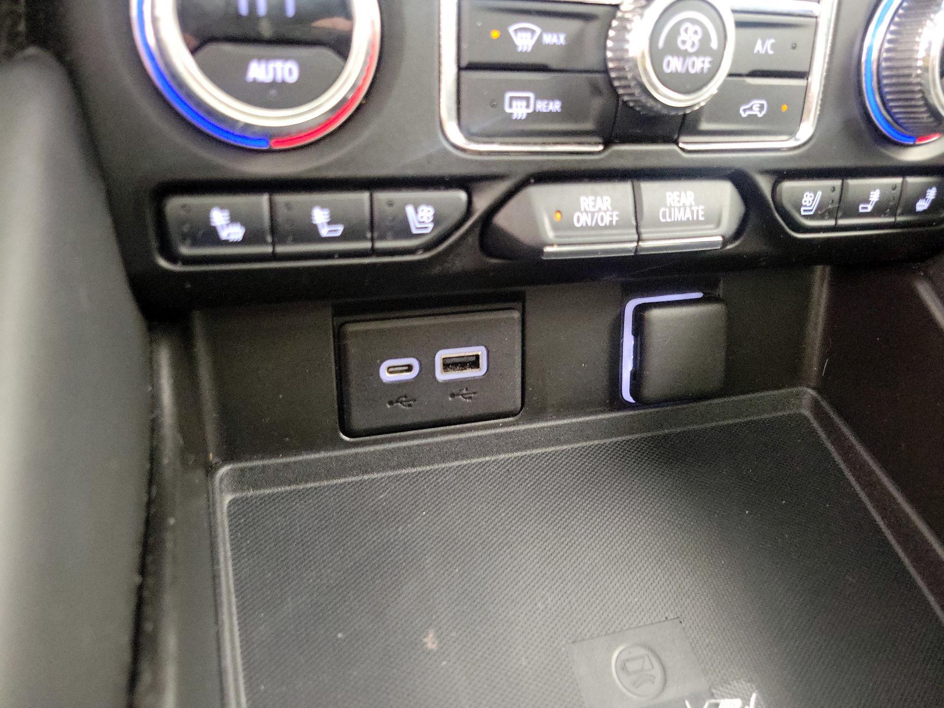 Thumbnail: 2022 GMC Yukon - 19