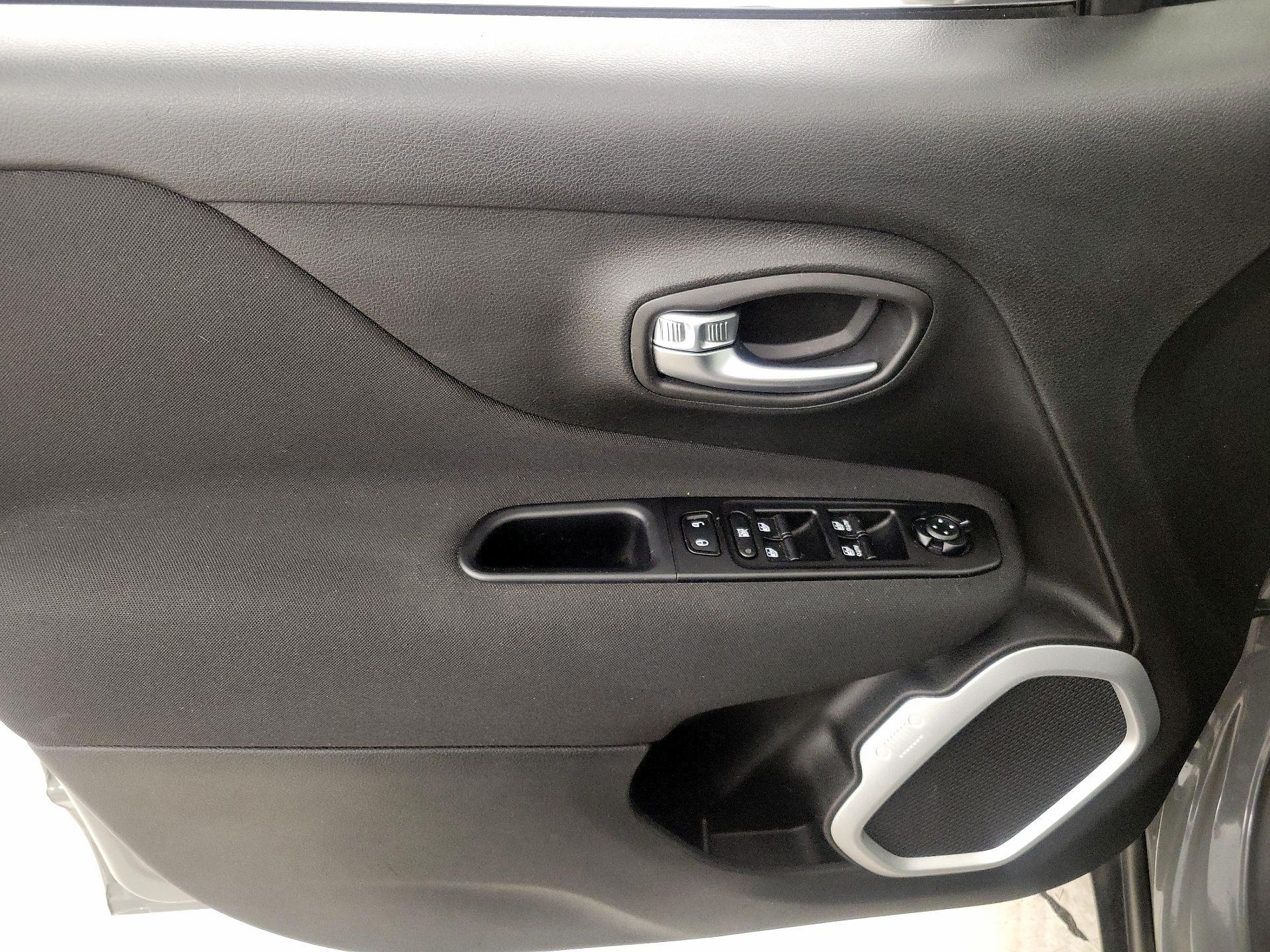 Thumbnail: 2021 Jeep Renegade - 12