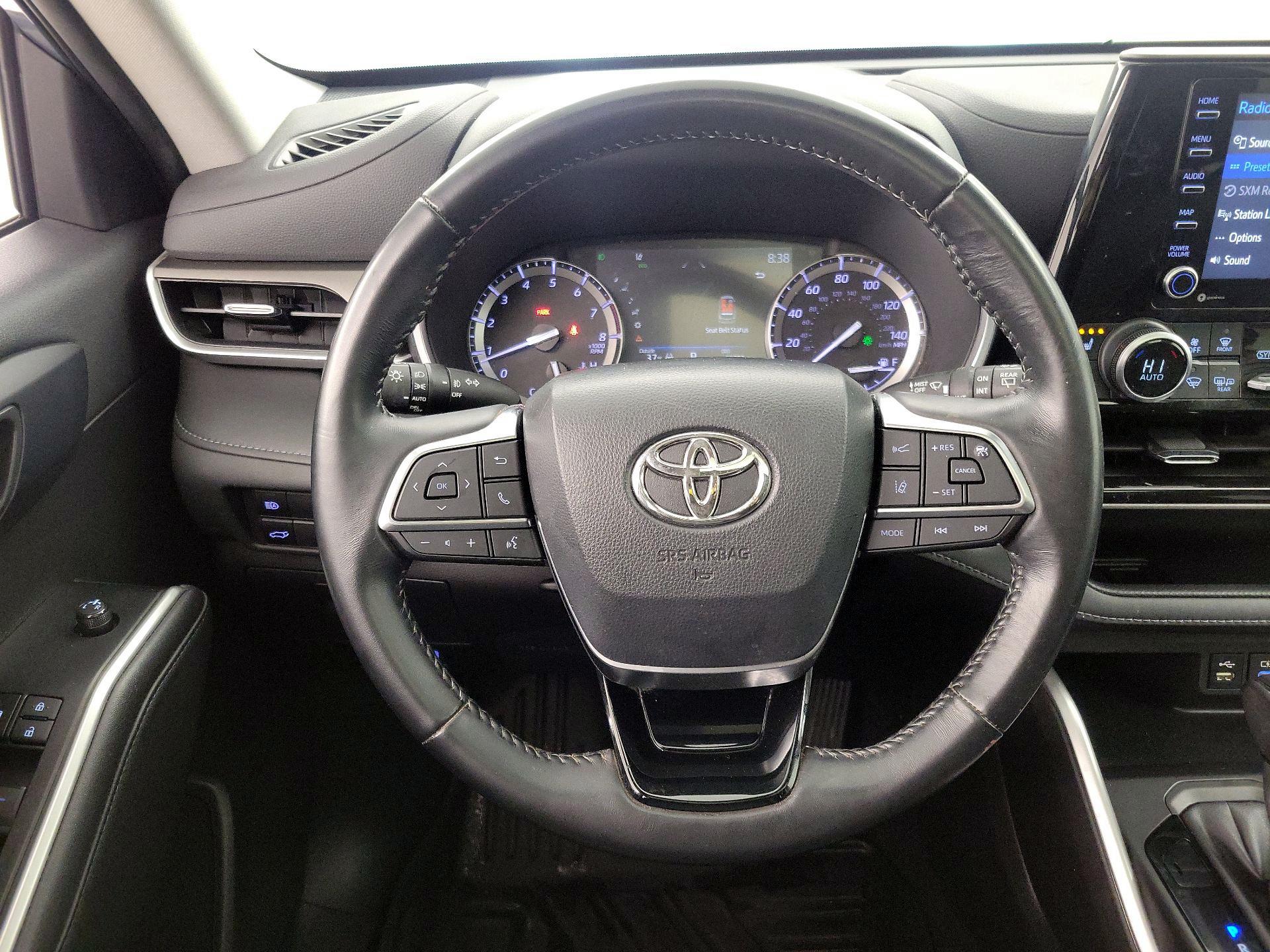 Thumbnail: 2022 Toyota Highlander - 10