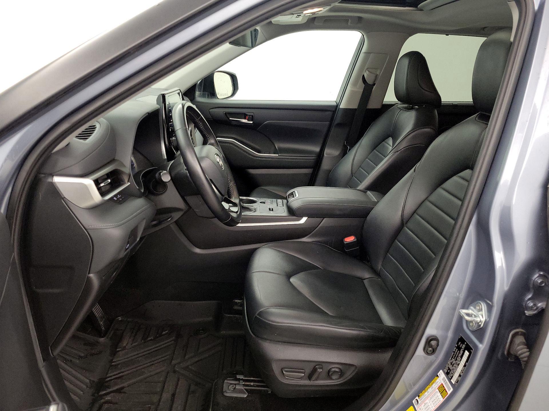 Thumbnail: 2022 Toyota Highlander - 11