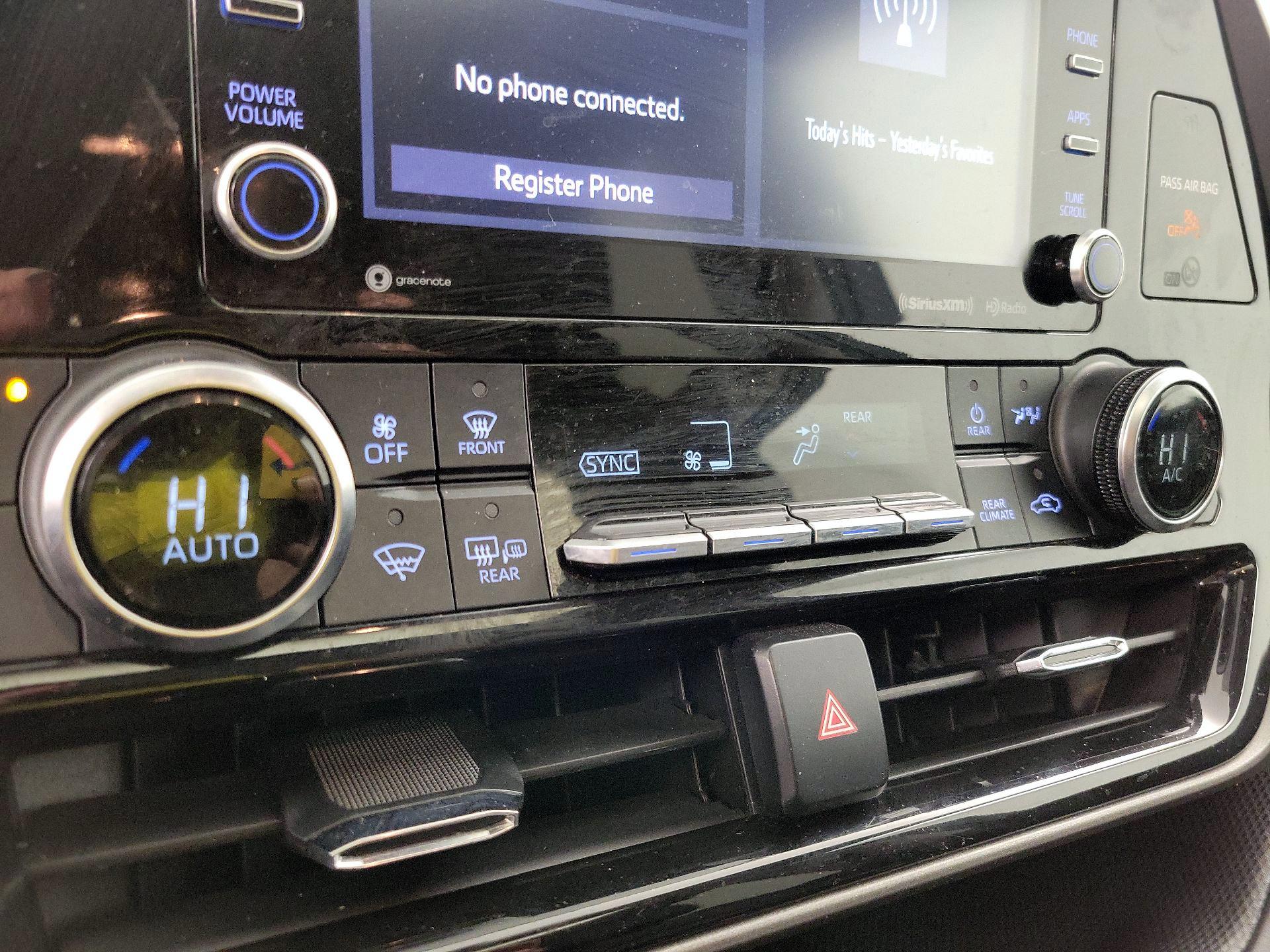 Thumbnail: 2022 Toyota Highlander - 16