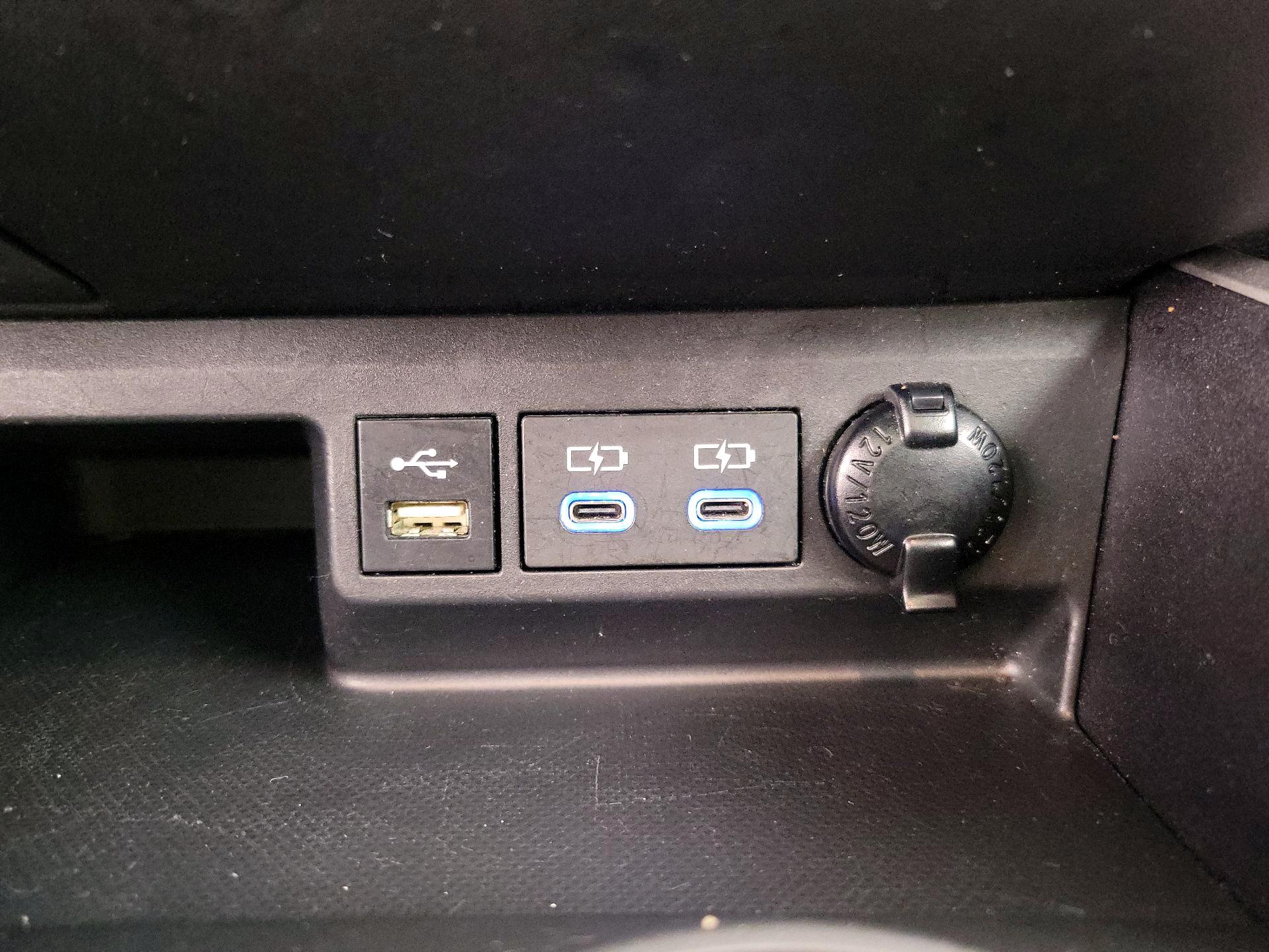 Thumbnail: 2022 Toyota Highlander - 18