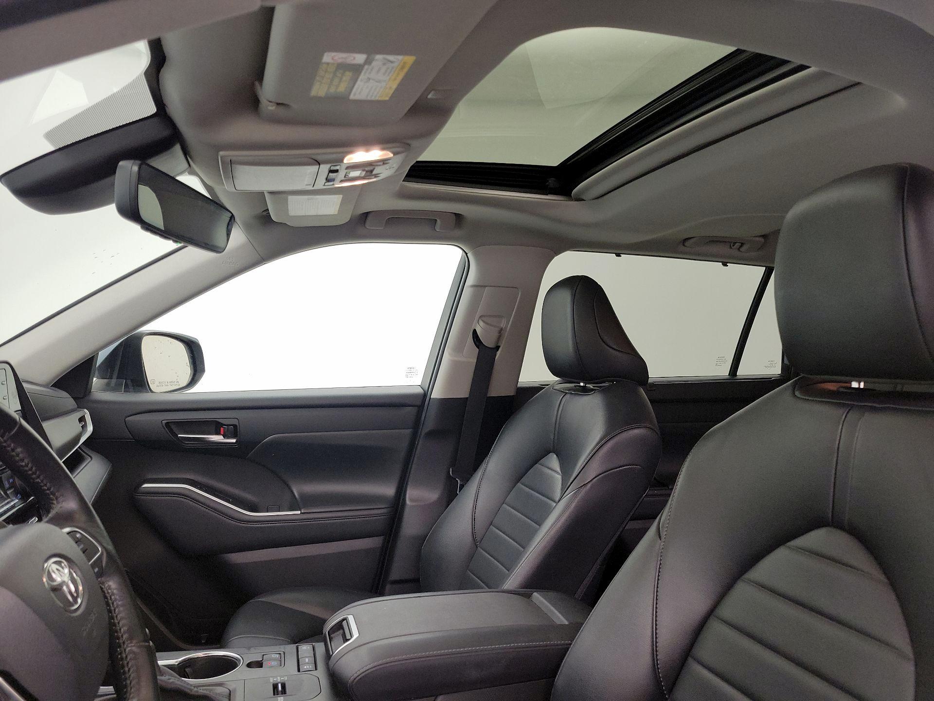 Thumbnail: 2022 Toyota Highlander - 19