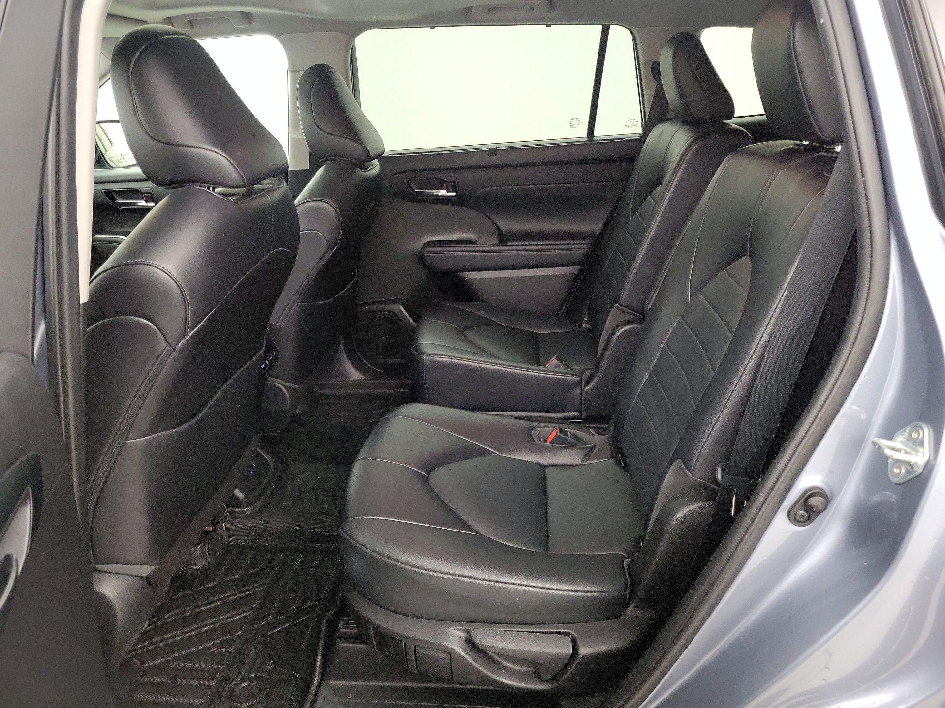 Thumbnail: 2022 Toyota Highlander - 20