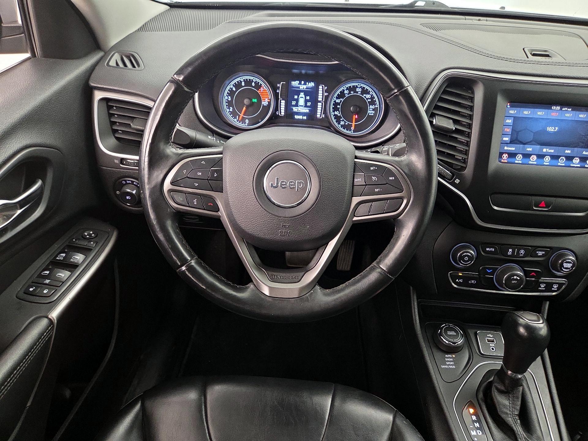 Thumbnail: 2019 Jeep Cherokee - 10