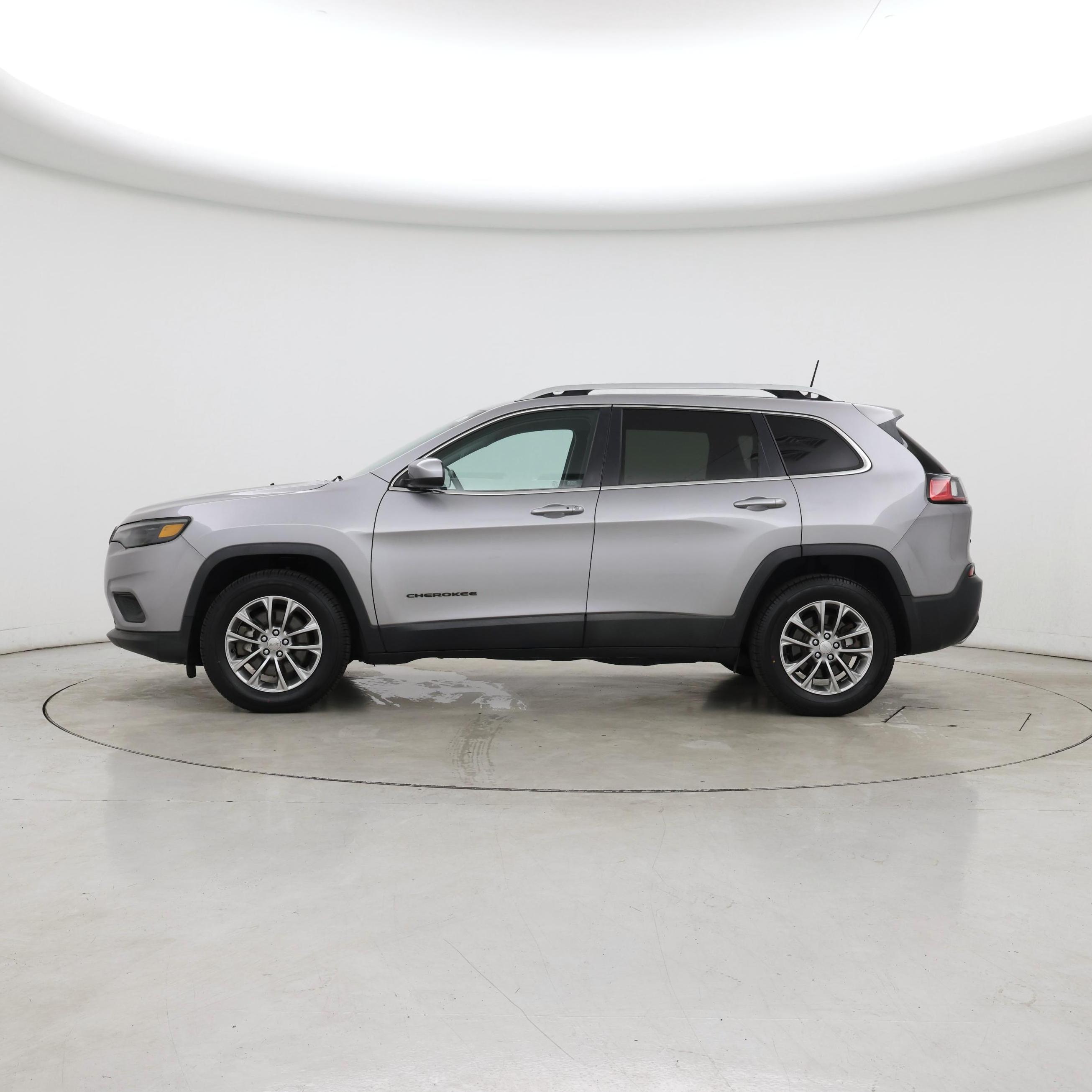 Thumbnail: 2019 Jeep Cherokee - 3