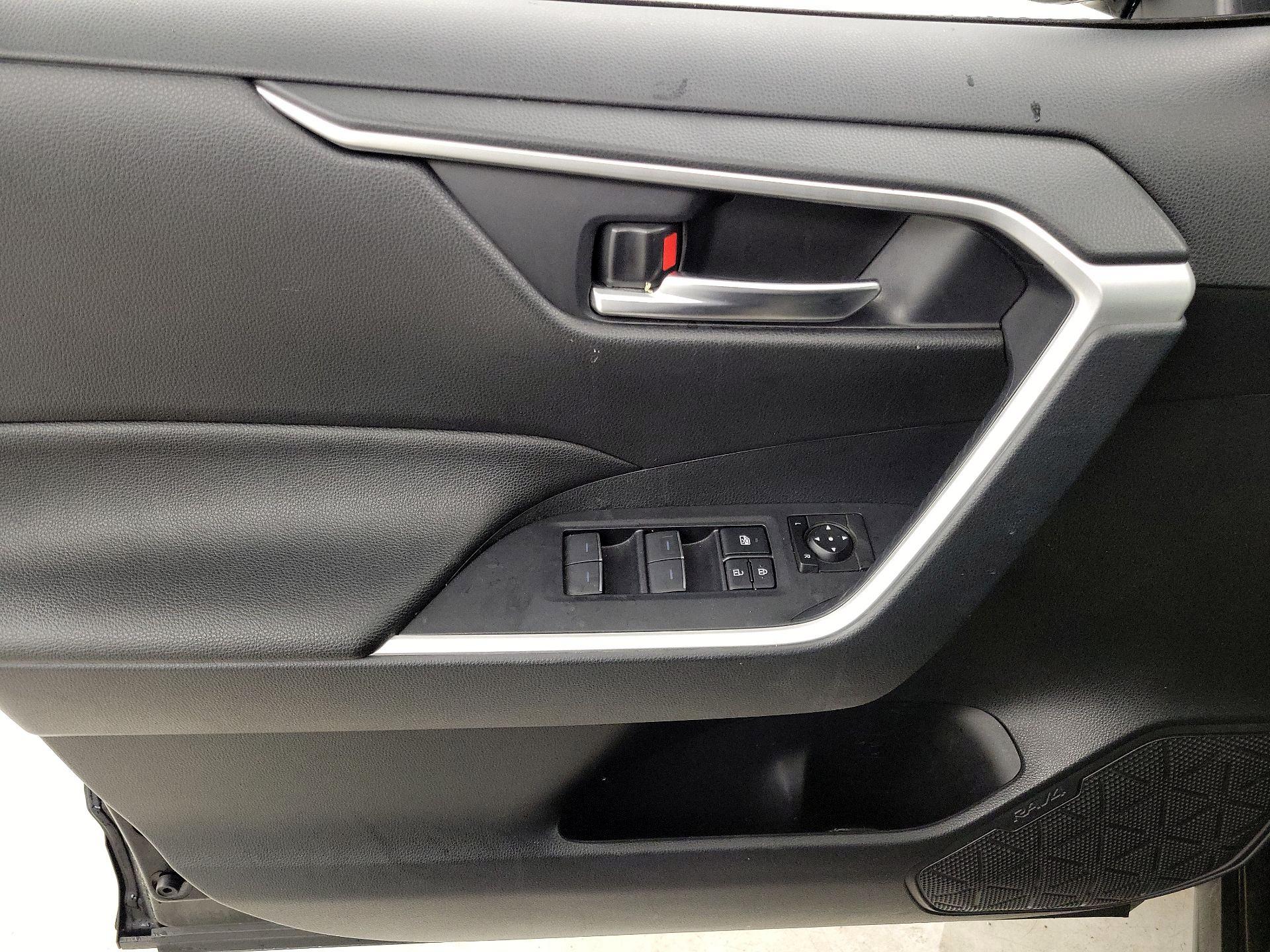 Thumbnail: 2023 Toyota RAV4 - 12